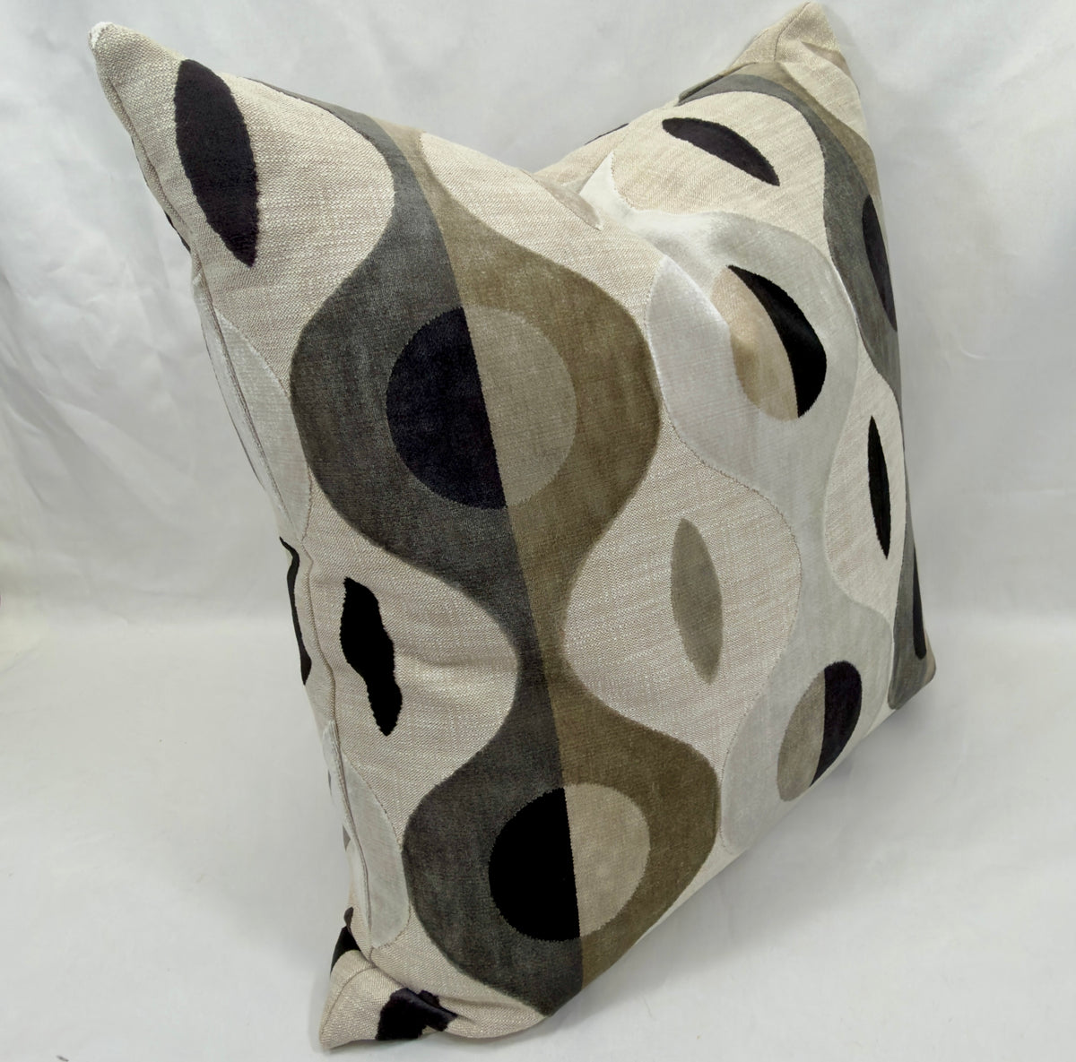 Panton – 24" × 24" Luxury Square Pillow