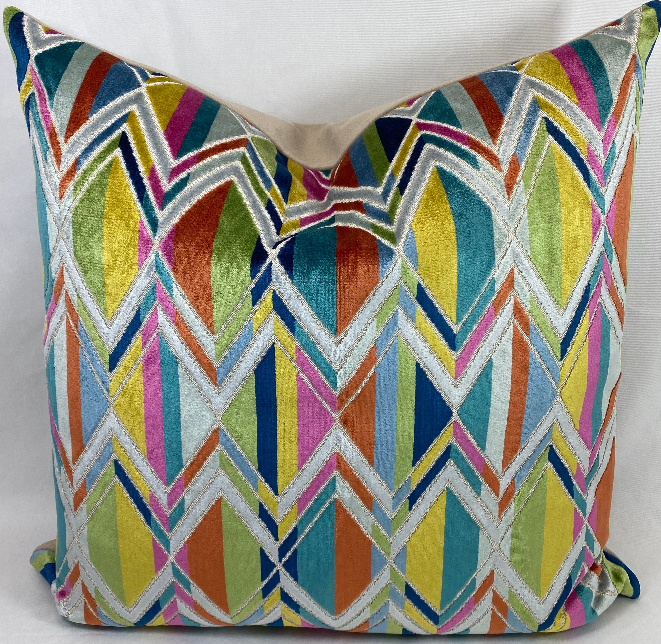 Luxury Pillow – 24" × 24" – Facet Confetti