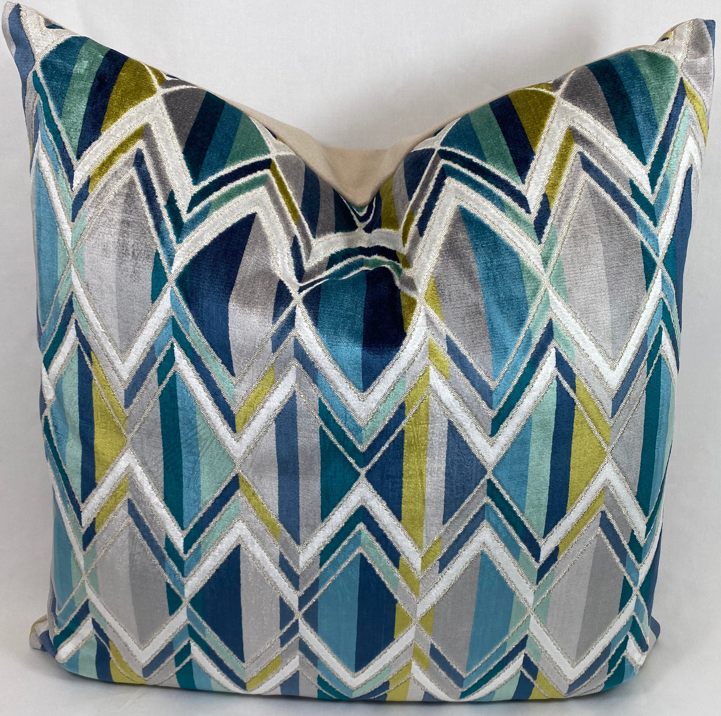 Luxury Pillow – 24" × 24" – Facet Ocean