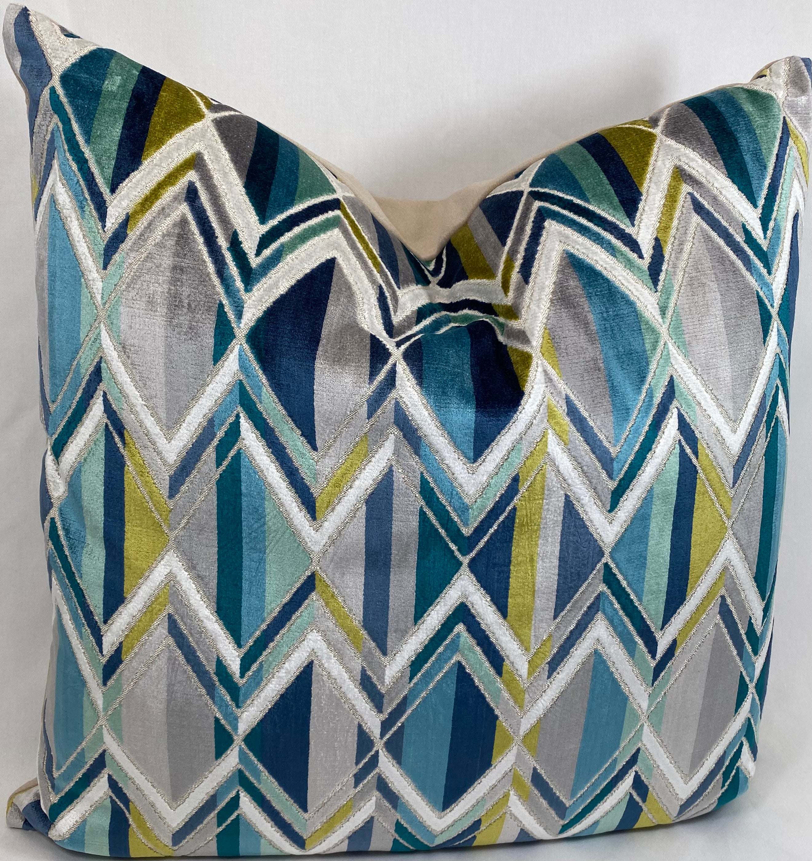 Luxury Pillow – 24" × 24" – Facet Ocean