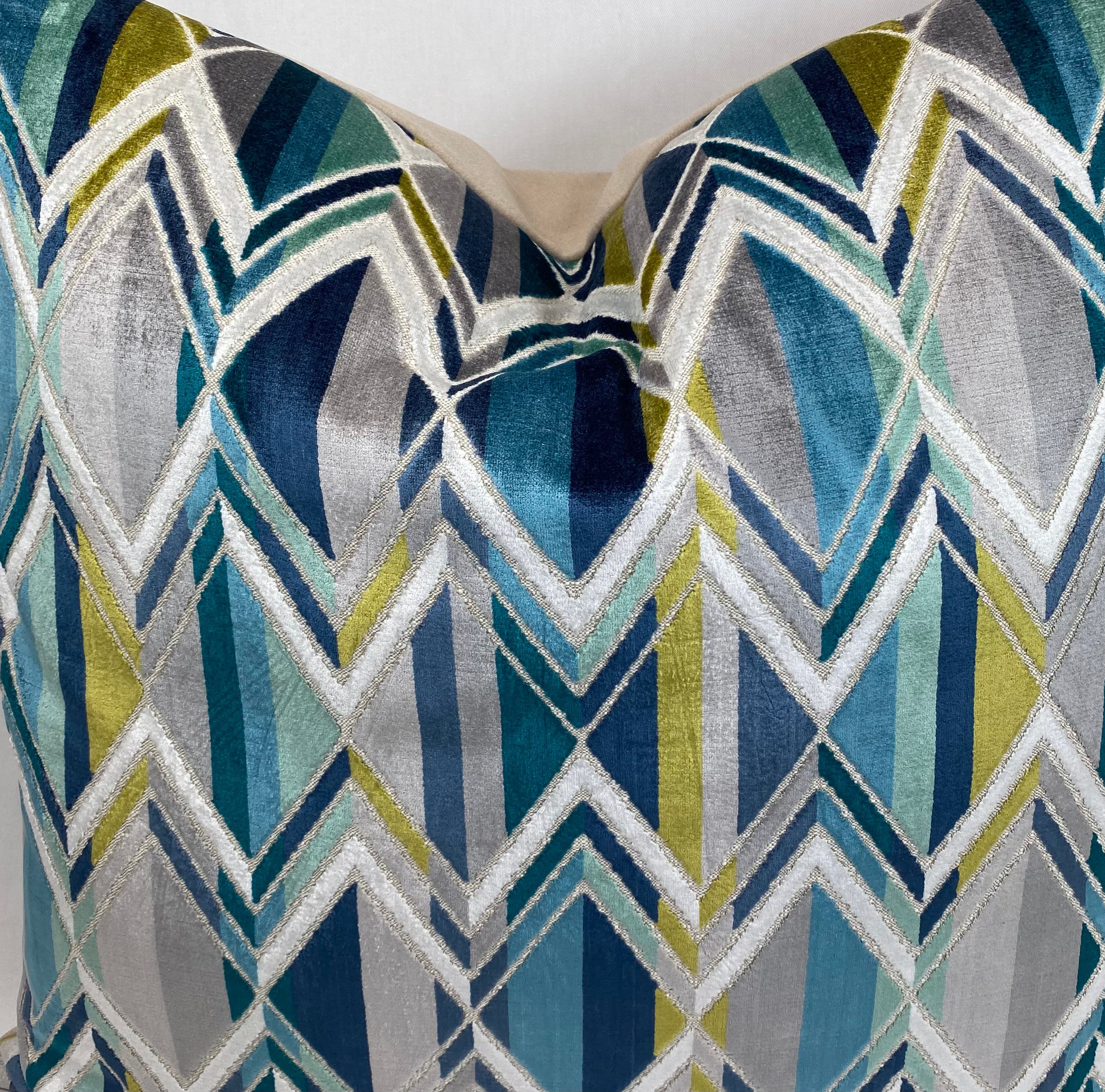 Luxury Pillow – 24" × 24" – Facet Ocean