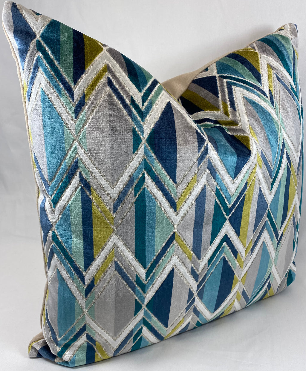 Luxury Pillow – 24" × 24" – Facet Ocean