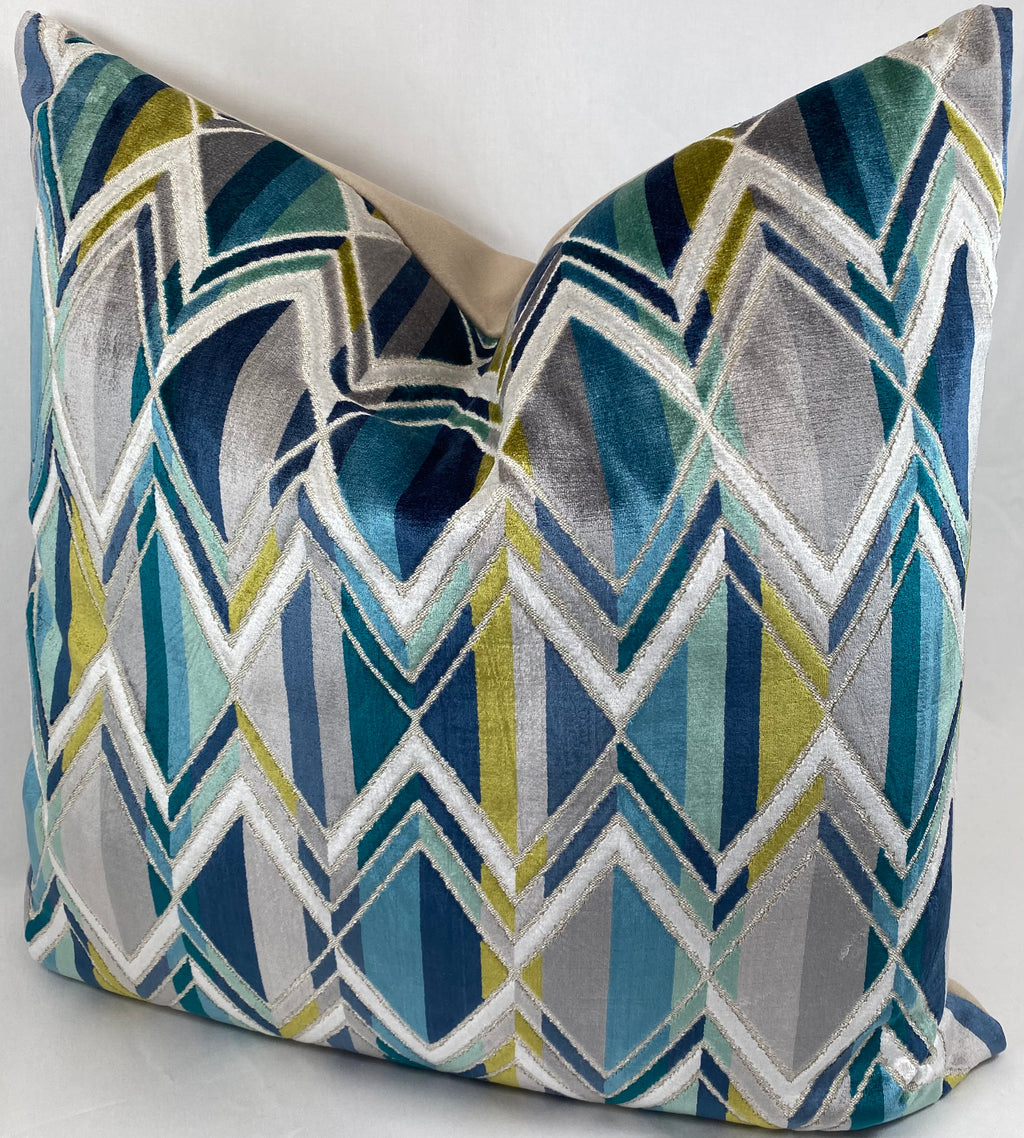 Luxury Pillow – 24" × 24" – Facet Ocean