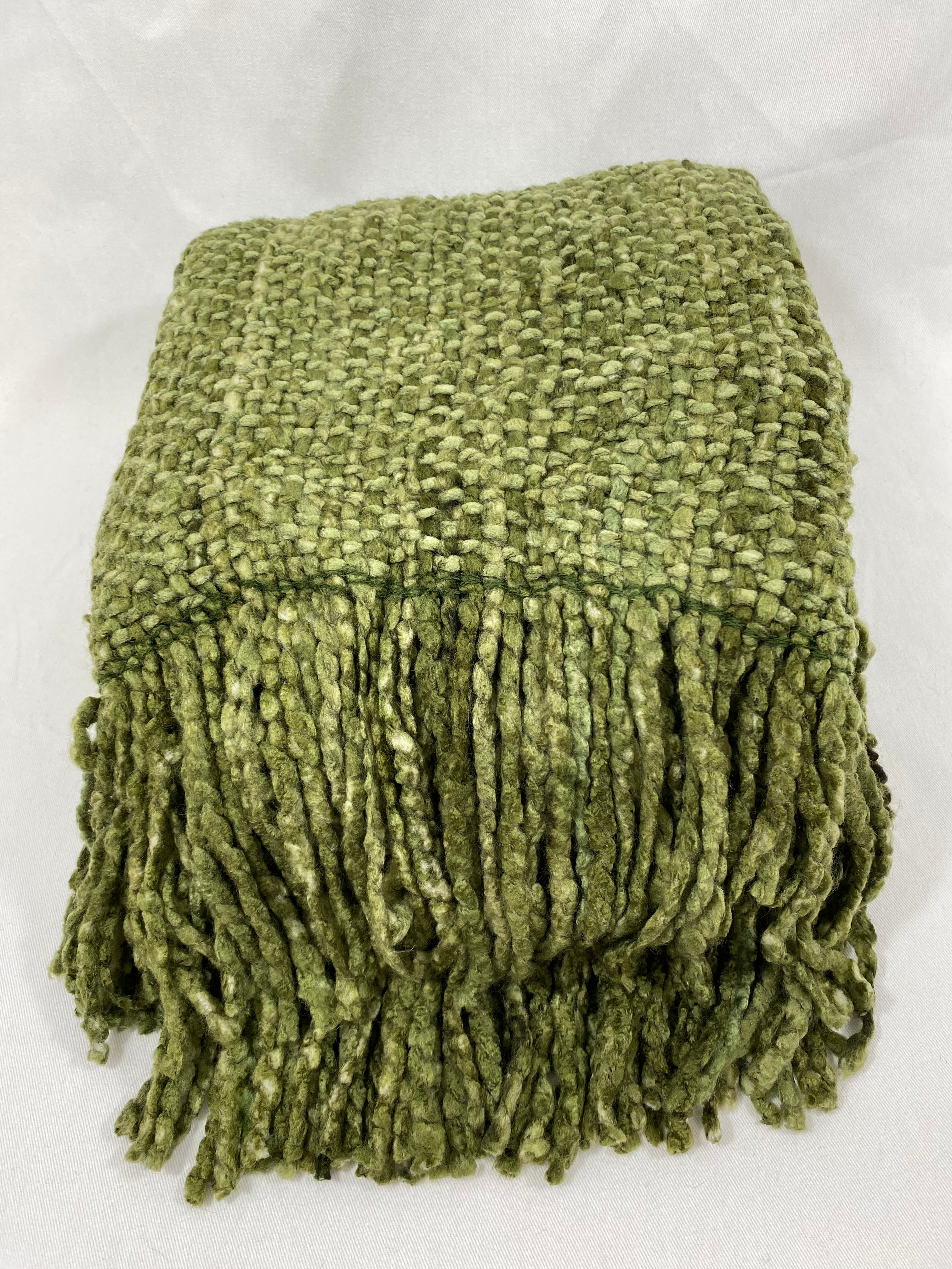 Campbell Forest – 40" × 70" Luxury Throw