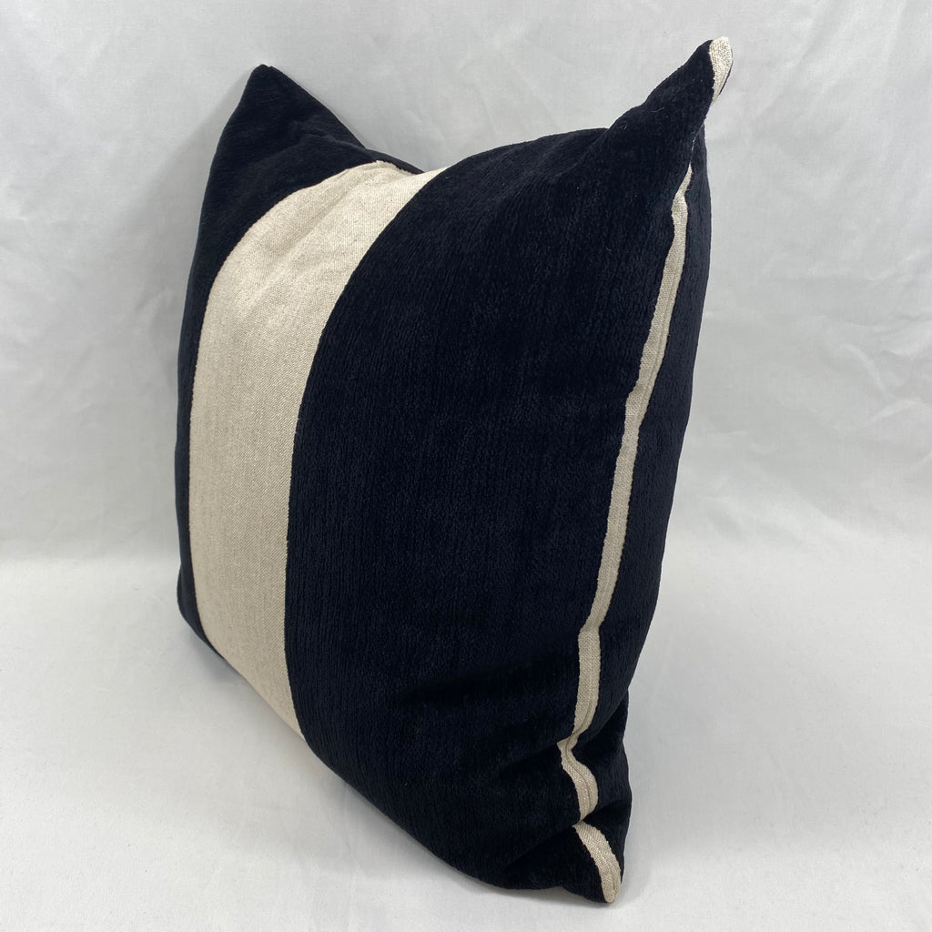 Magritte Ebony – 24" x 24" Luxury Square Pillow