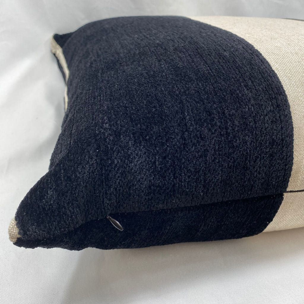 Magritte Ebony – 24" x 24" Luxury Square Pillow