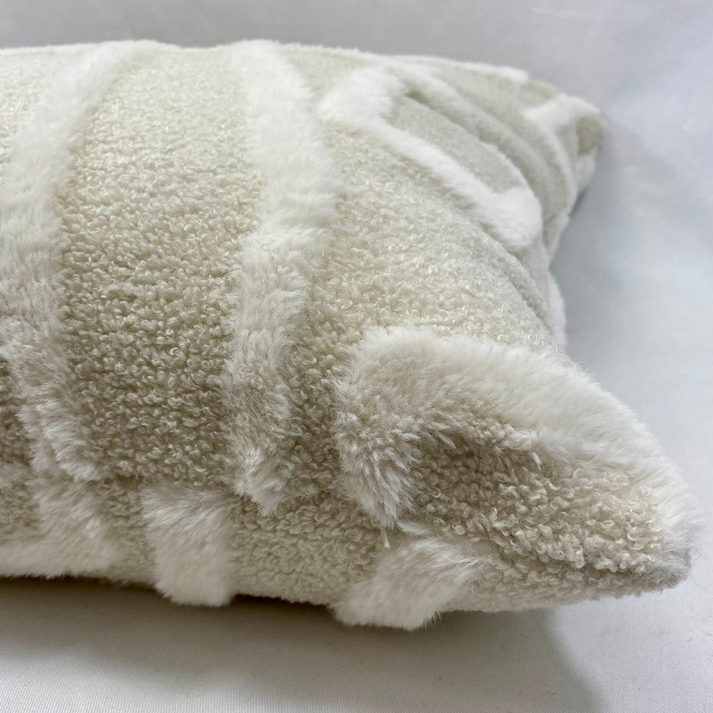 Aspen Trail – 24" × 24" Luxury Square Pillow