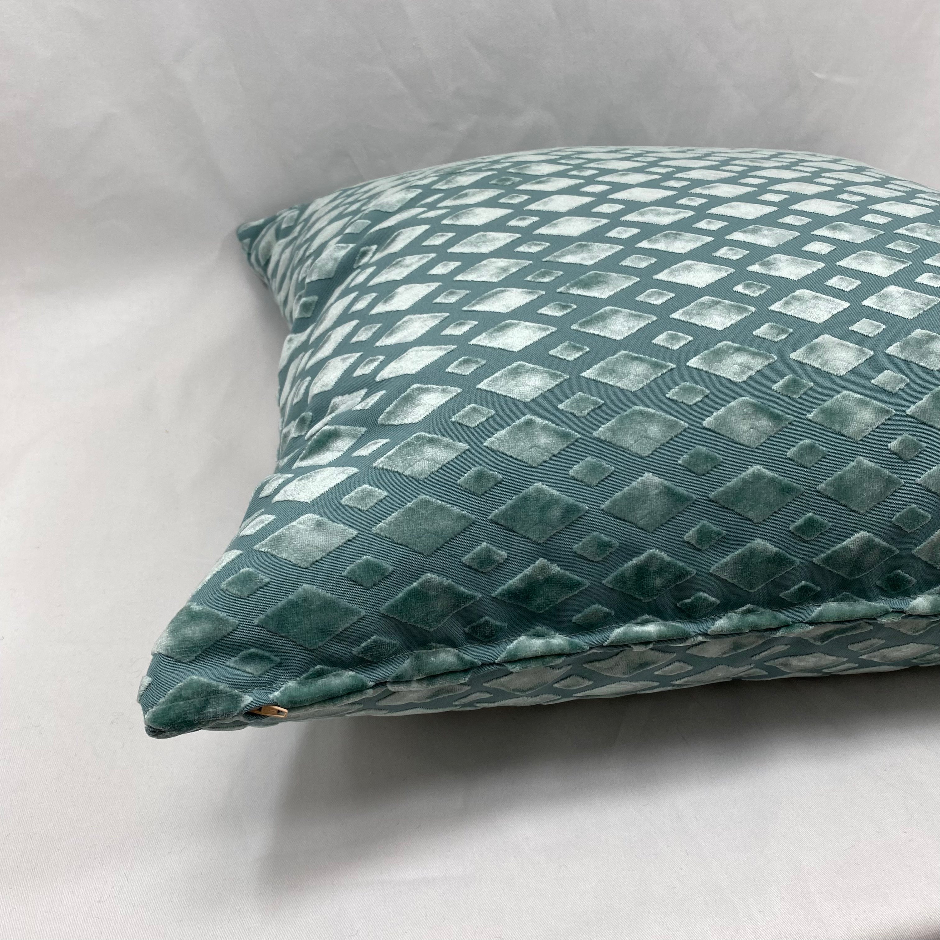 Bassey Seafoam – 24" × 24" Luxury Square Pillow