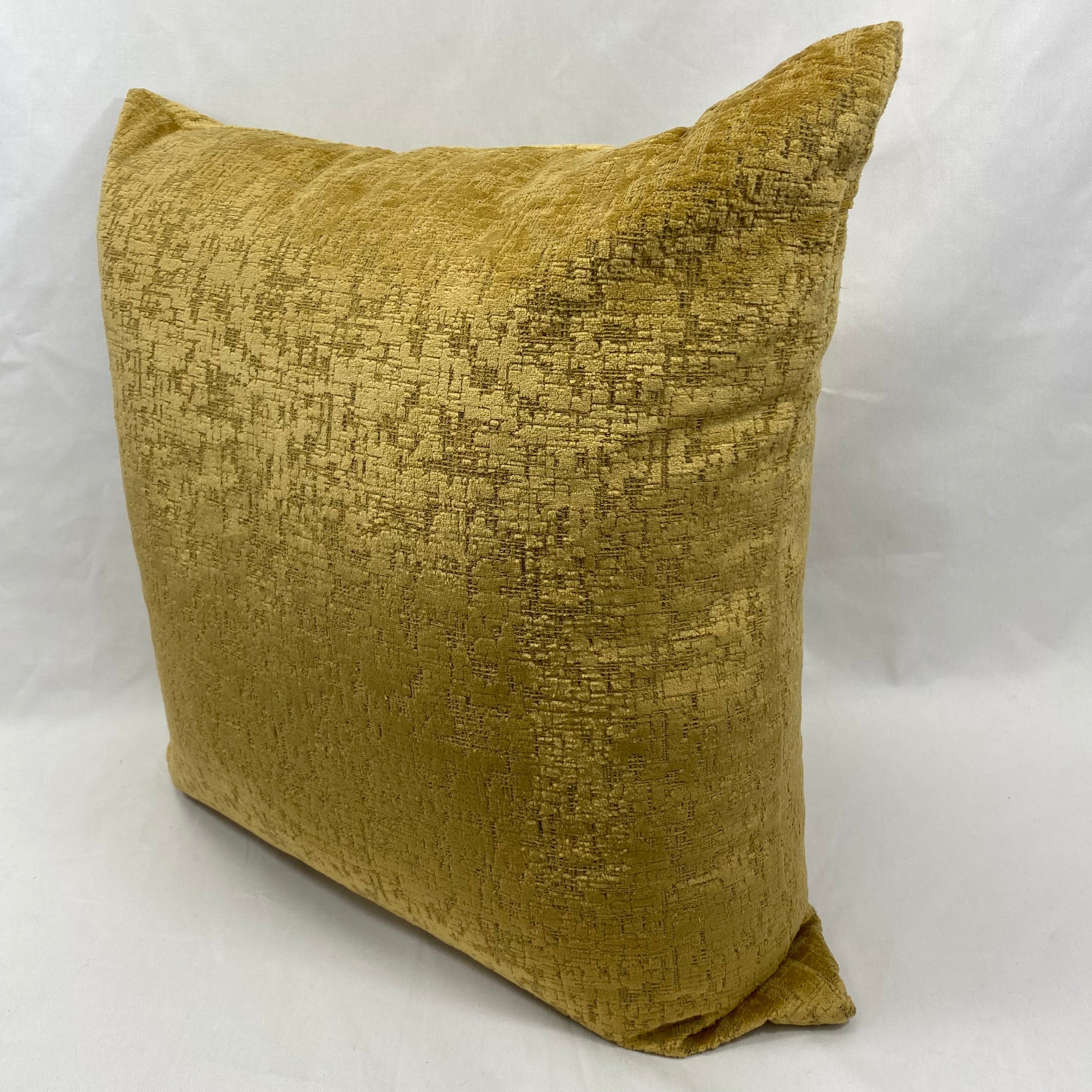 Decopage Golden – 24" × 24" Luxury Lumbar Pillow