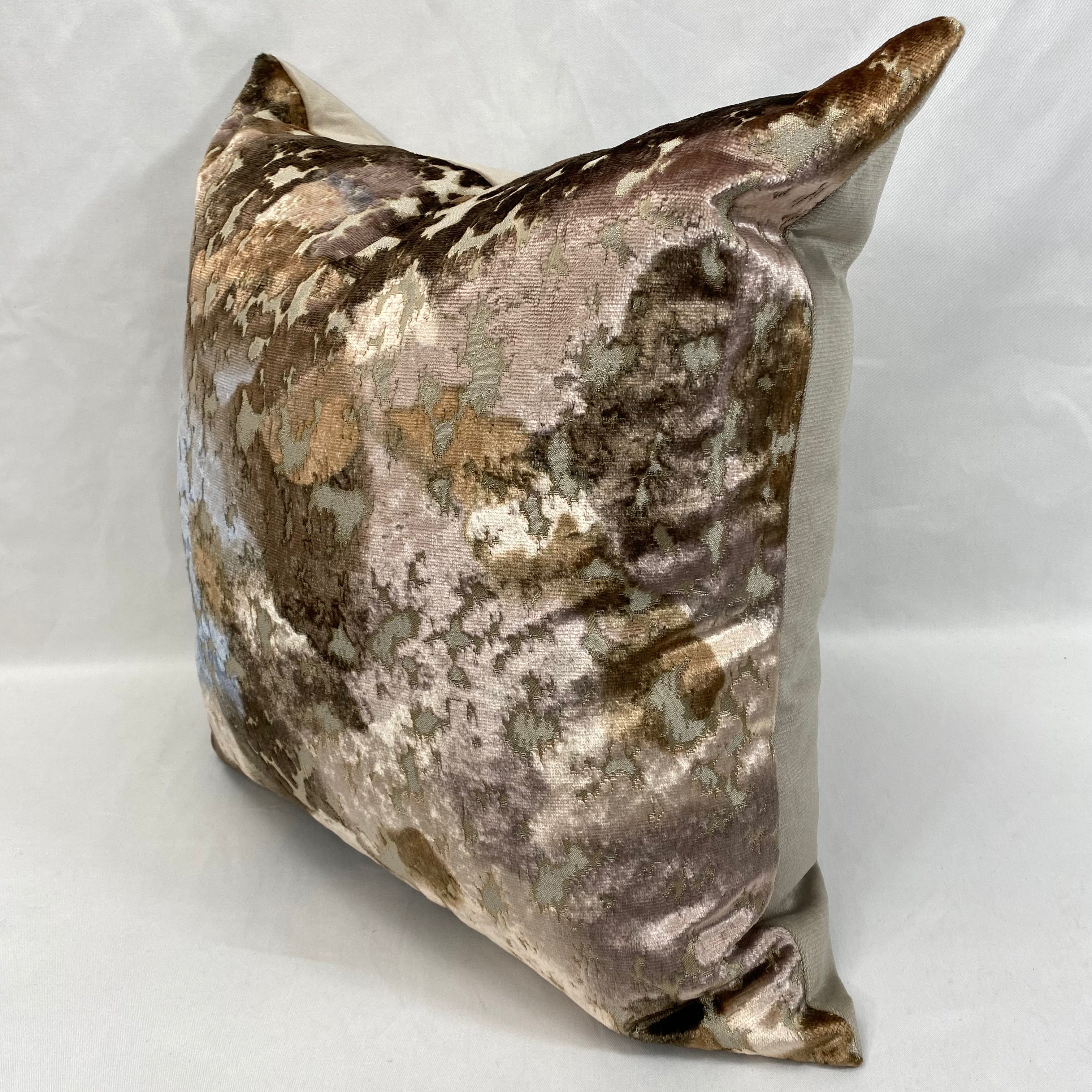 Martini Opal – 24" x 24" Luxury Square Pillow