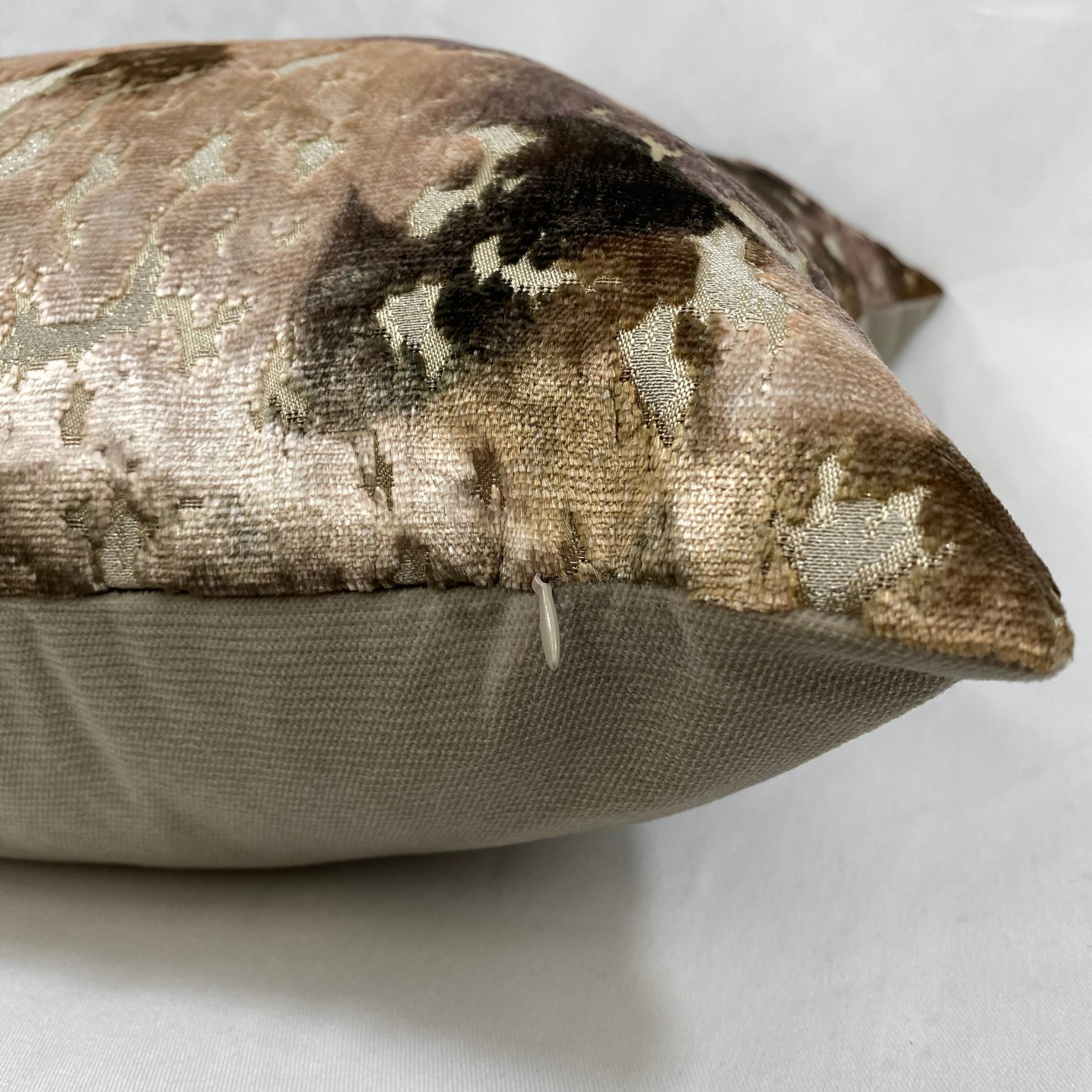 Martini Opal – 24" x 24" Luxury Square Pillow