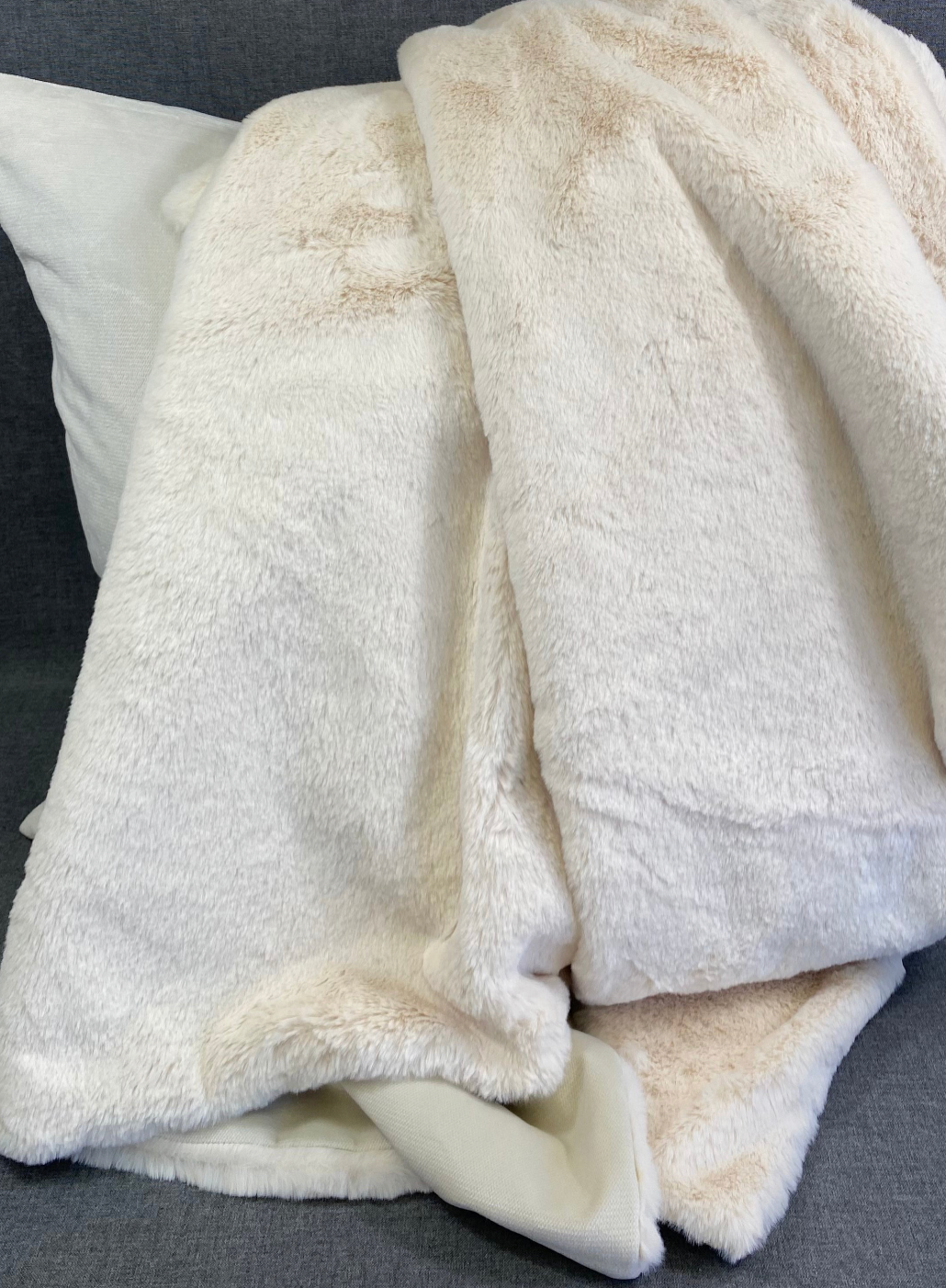 Luxury Throw – 52" × 62" – Furocious Cream