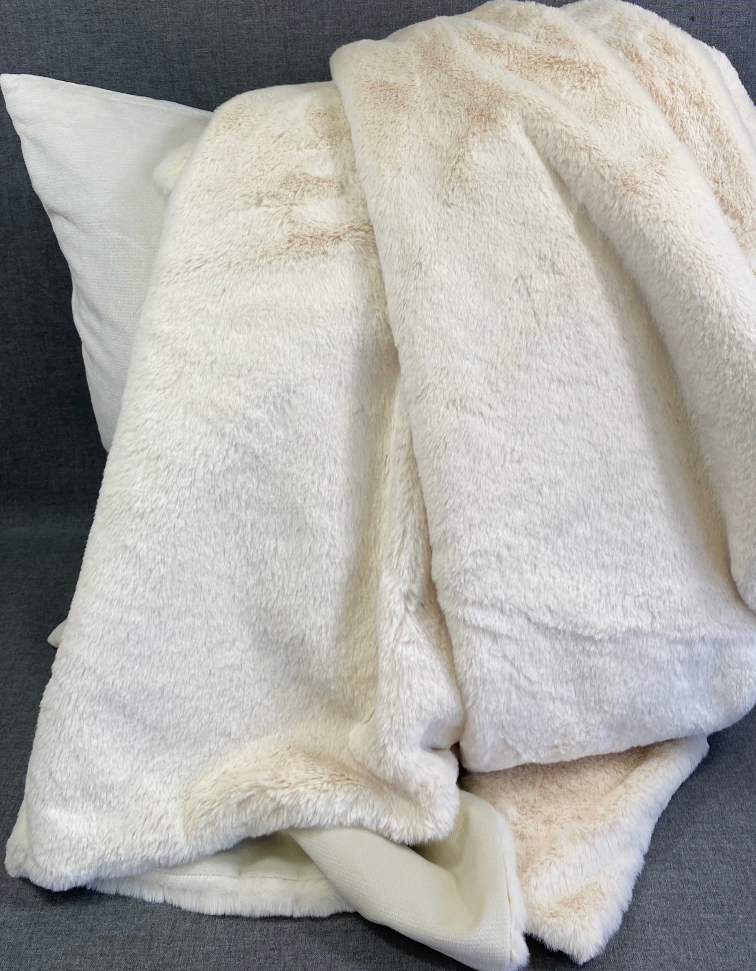 Luxury Throw – 52" × 62" – Furocious Cream