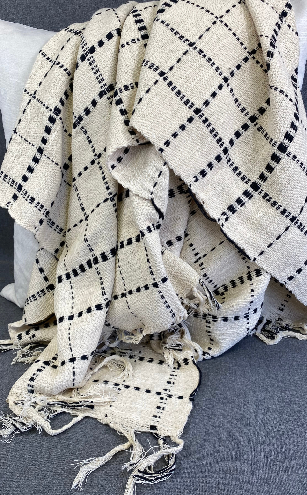 Luxury Throw – 50" × 60" – Dashed Line Natural