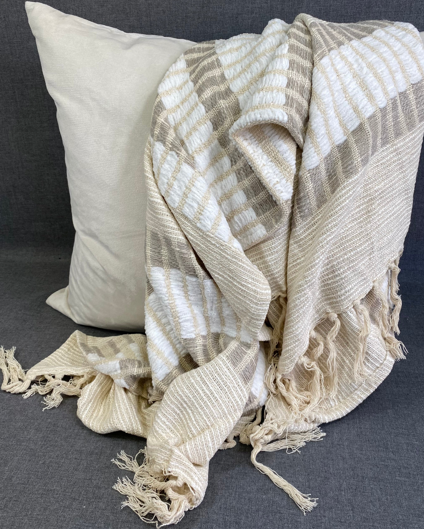 Luxury Throw – 50" × 60" – Woven Striped Natural Throw