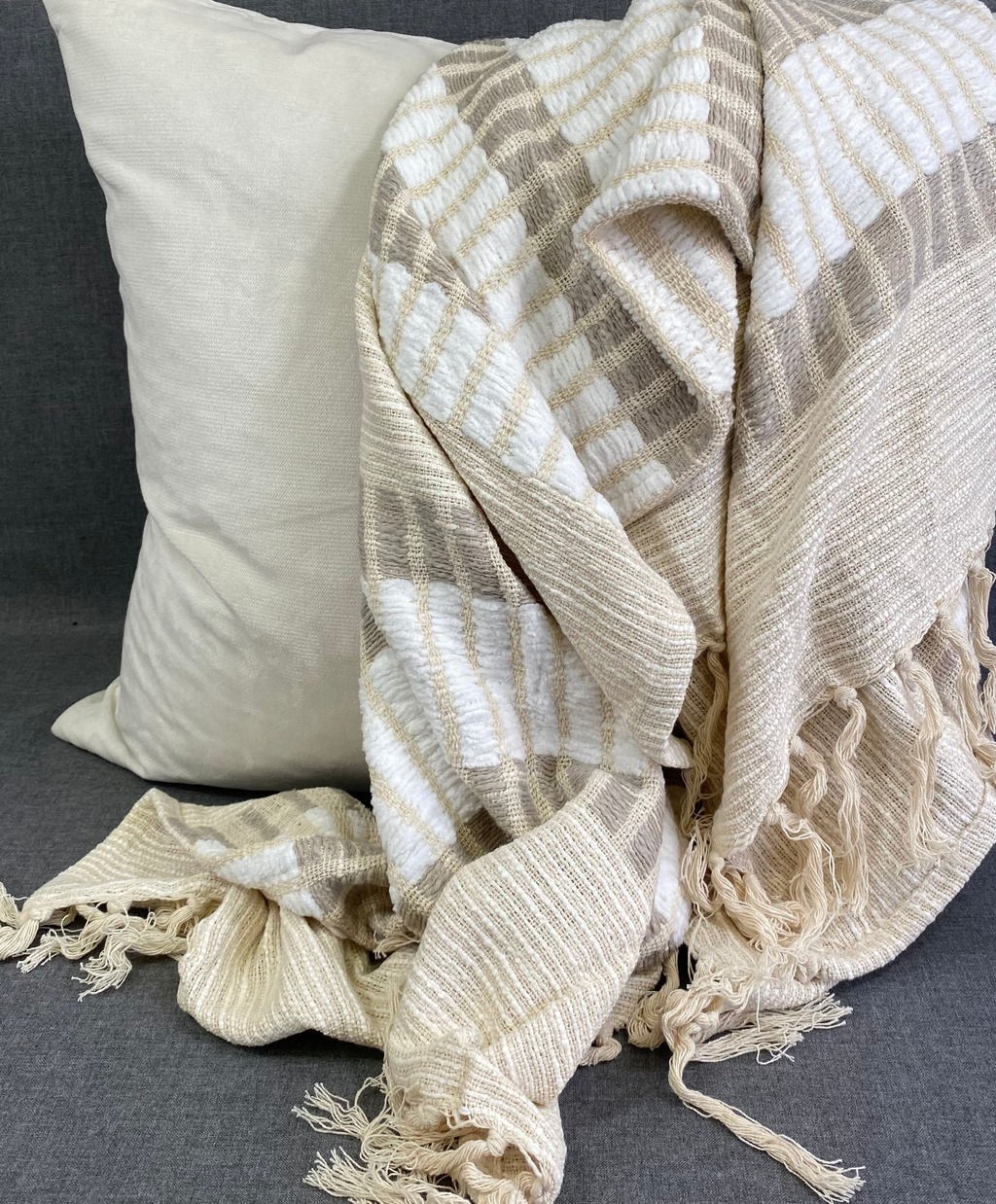 Luxury Throw – 50" × 60" – Woven Striped Natural Throw