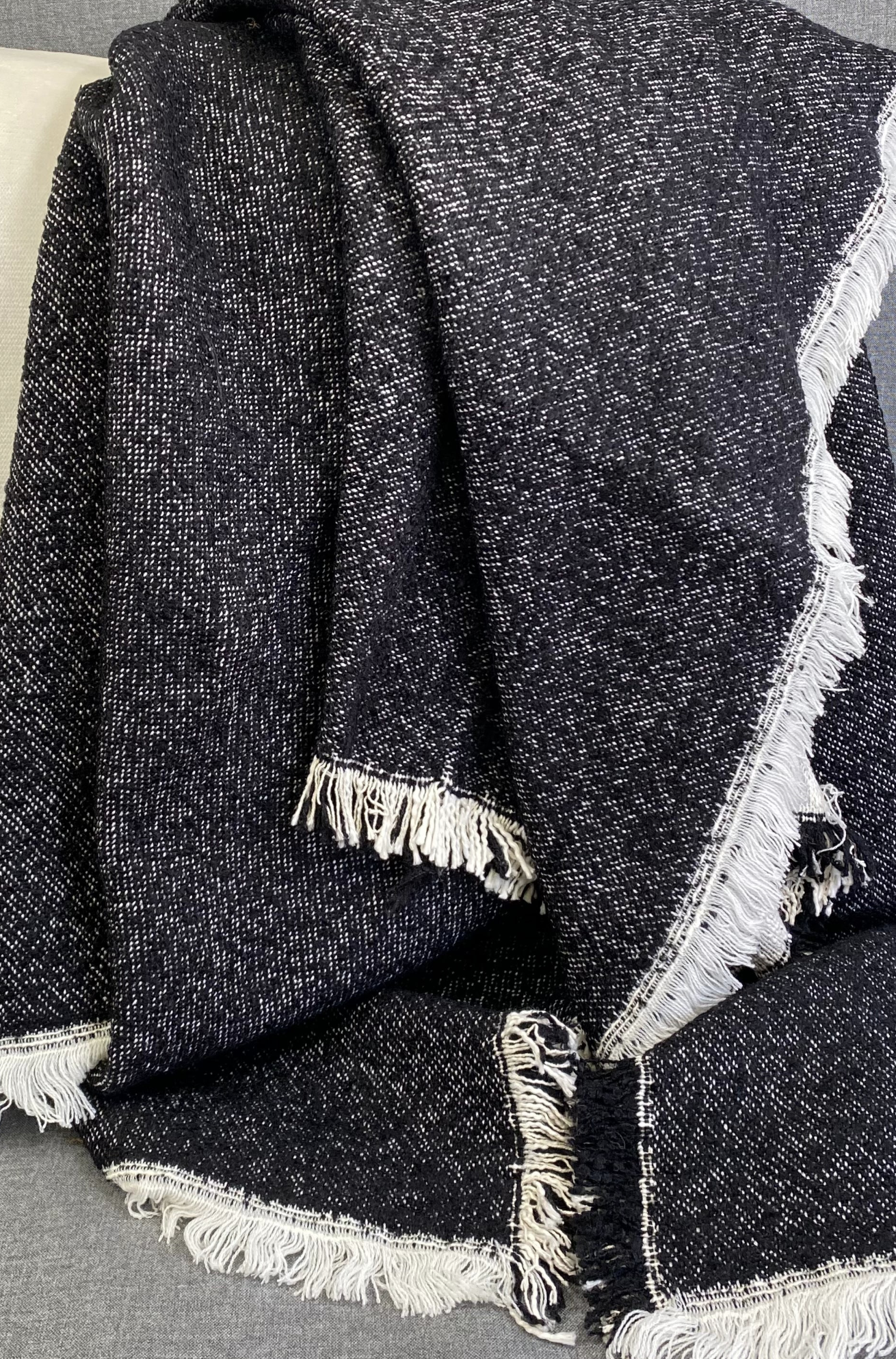 Luxury Throw – 50" × 60" – Reversible Black and White Throw