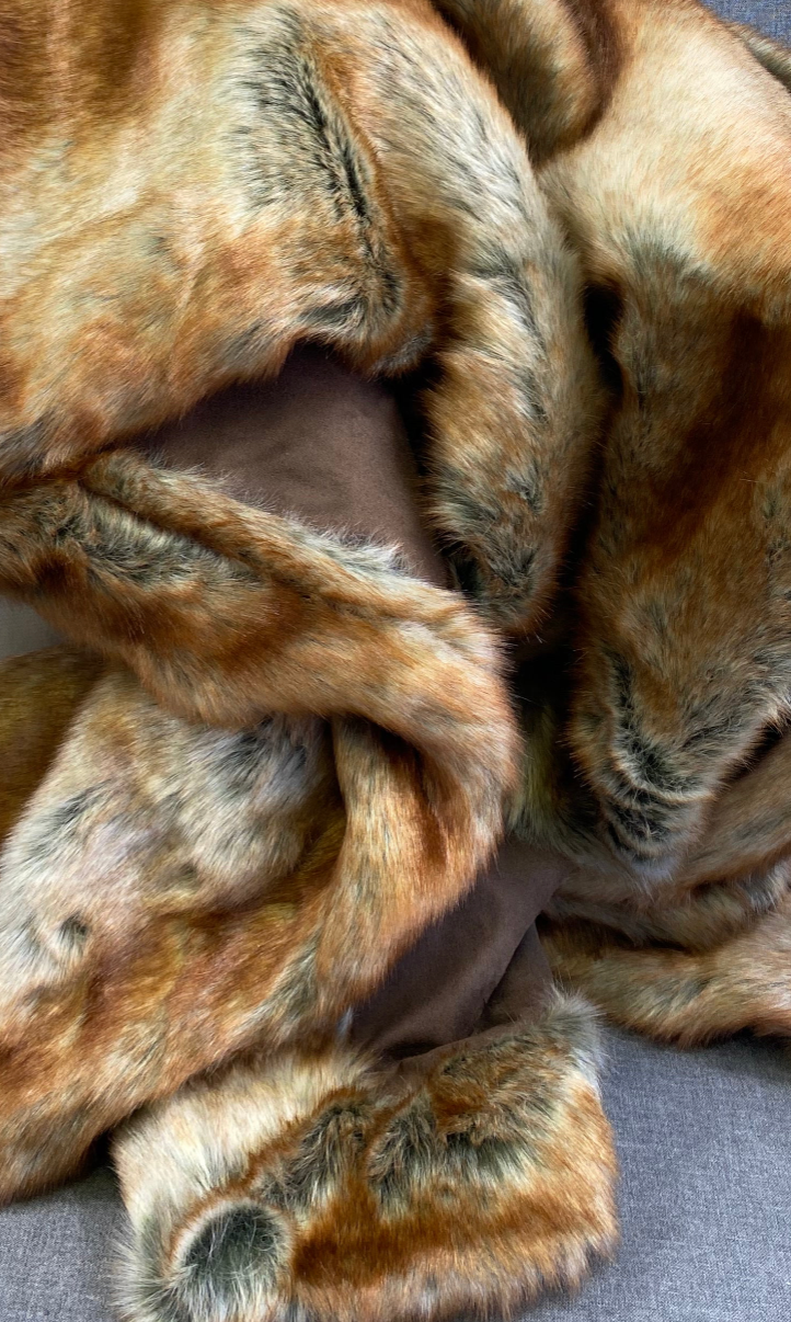 Luxury Throw – 54" × 72" – Chinchilla Throw
