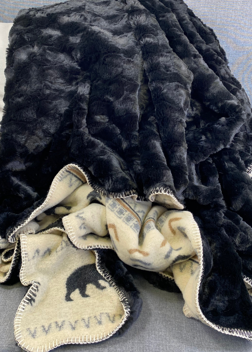 Luxury Throw – 60" × 72" – Premier Boulder