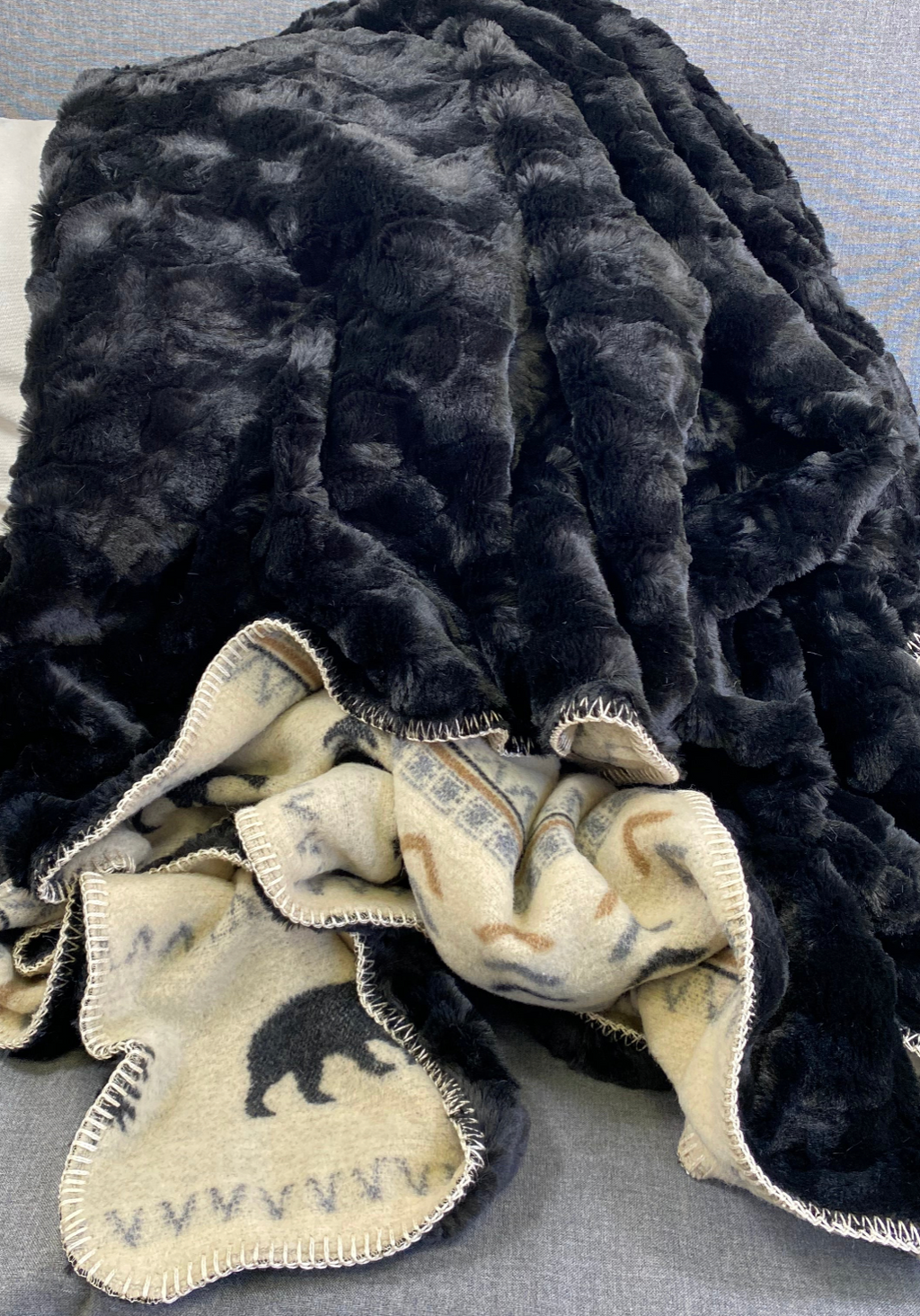 Luxury Throw – 60" × 72" – Premier Boulder