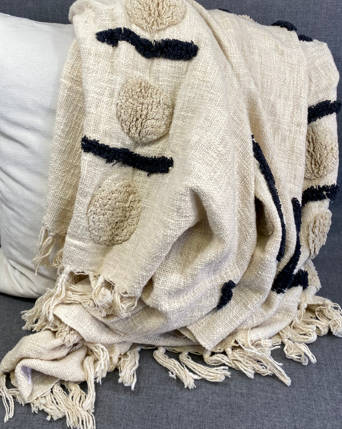 Luxury Throw – 50" × 60" – Dash Dotted Tufted