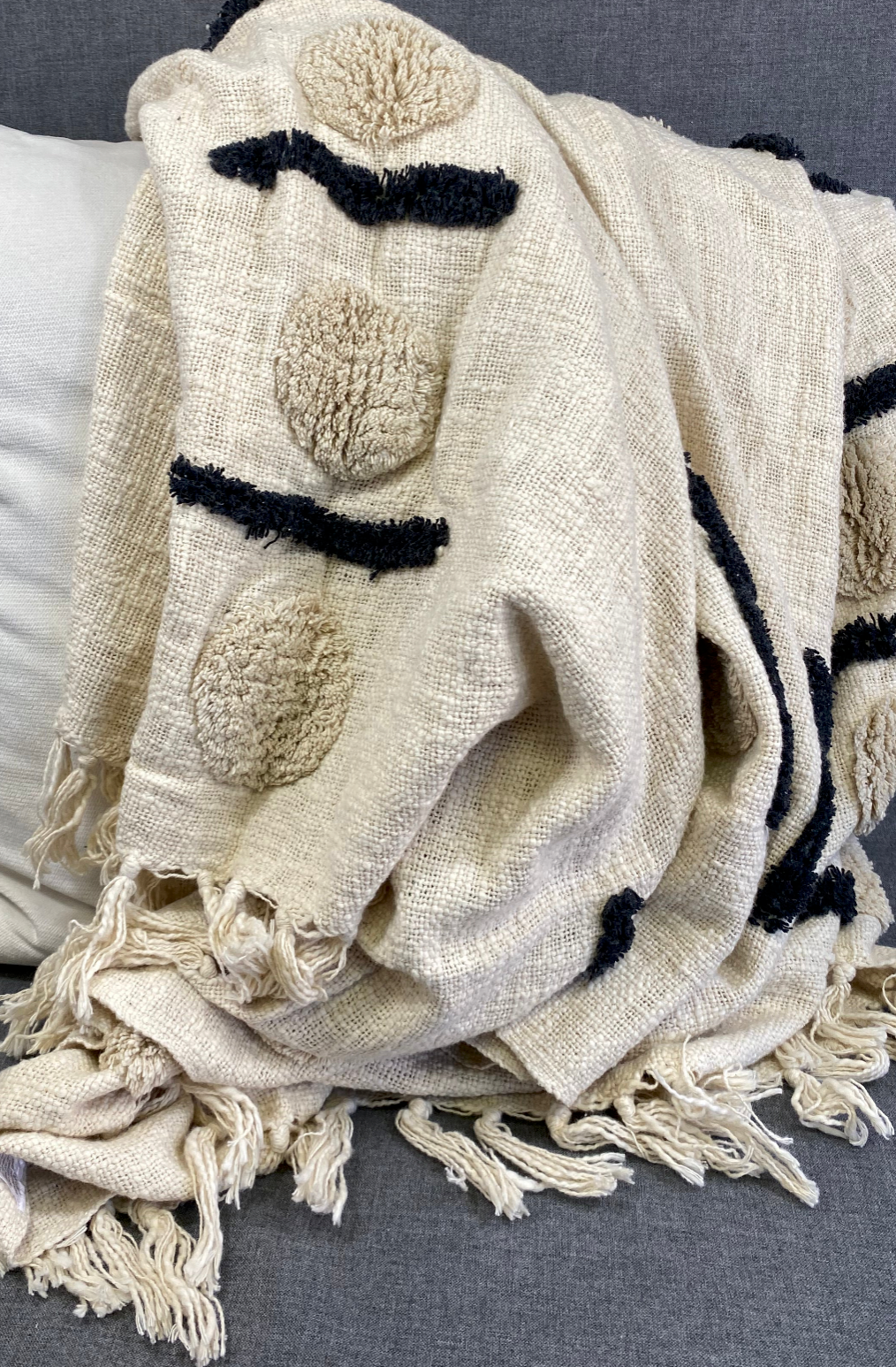 Luxury Throw – 50" × 60" – Dash Dotted Tufted