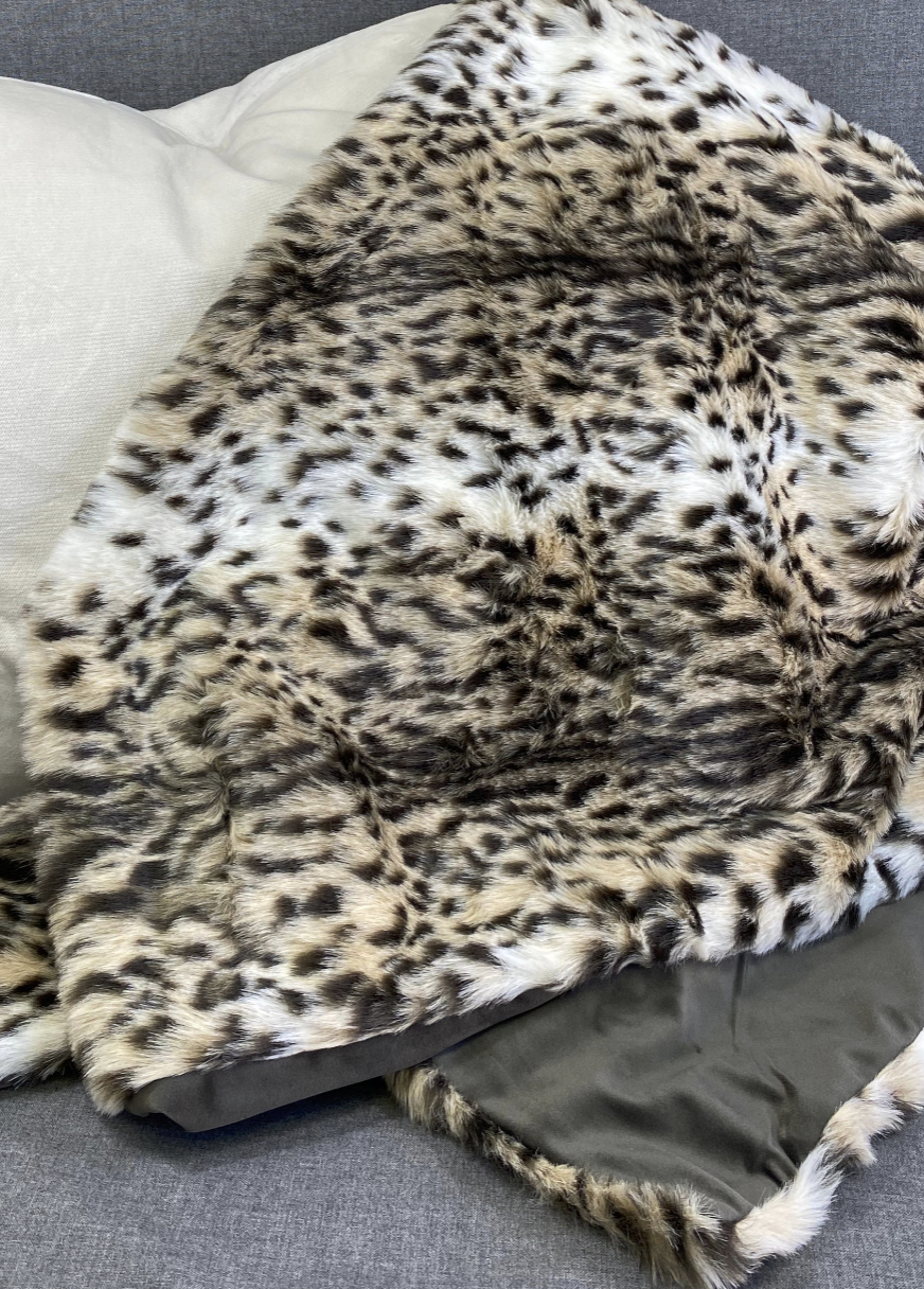 Luxury Throw – 52" × 62" – Ocelot Fur