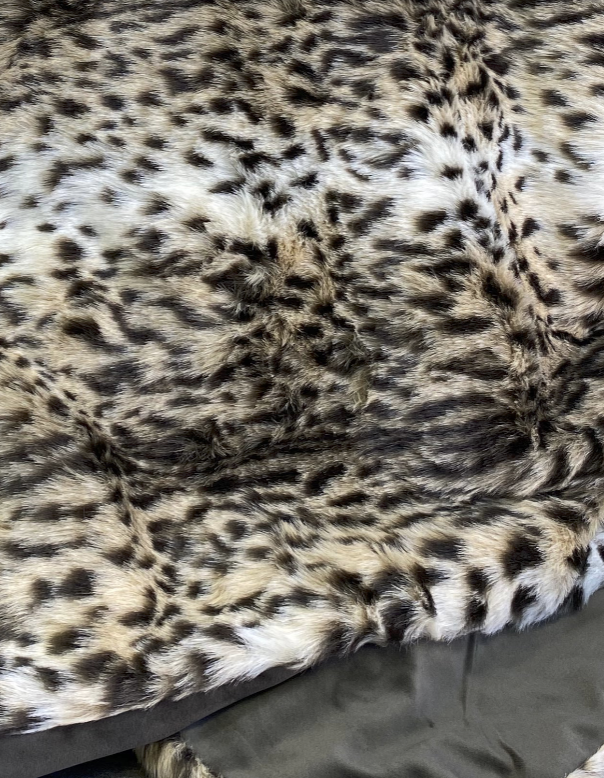 Luxury Throw – 52" × 62" – Ocelot Fur