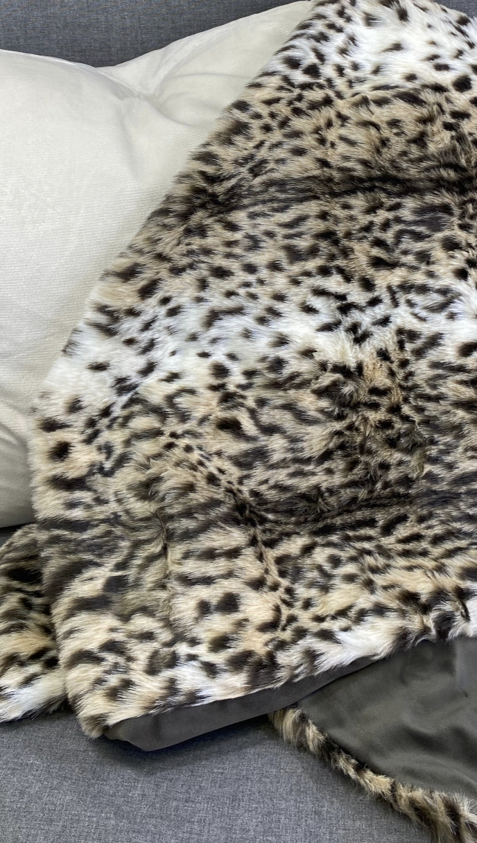 Luxury Throw – 52" × 62" – Ocelot Fur