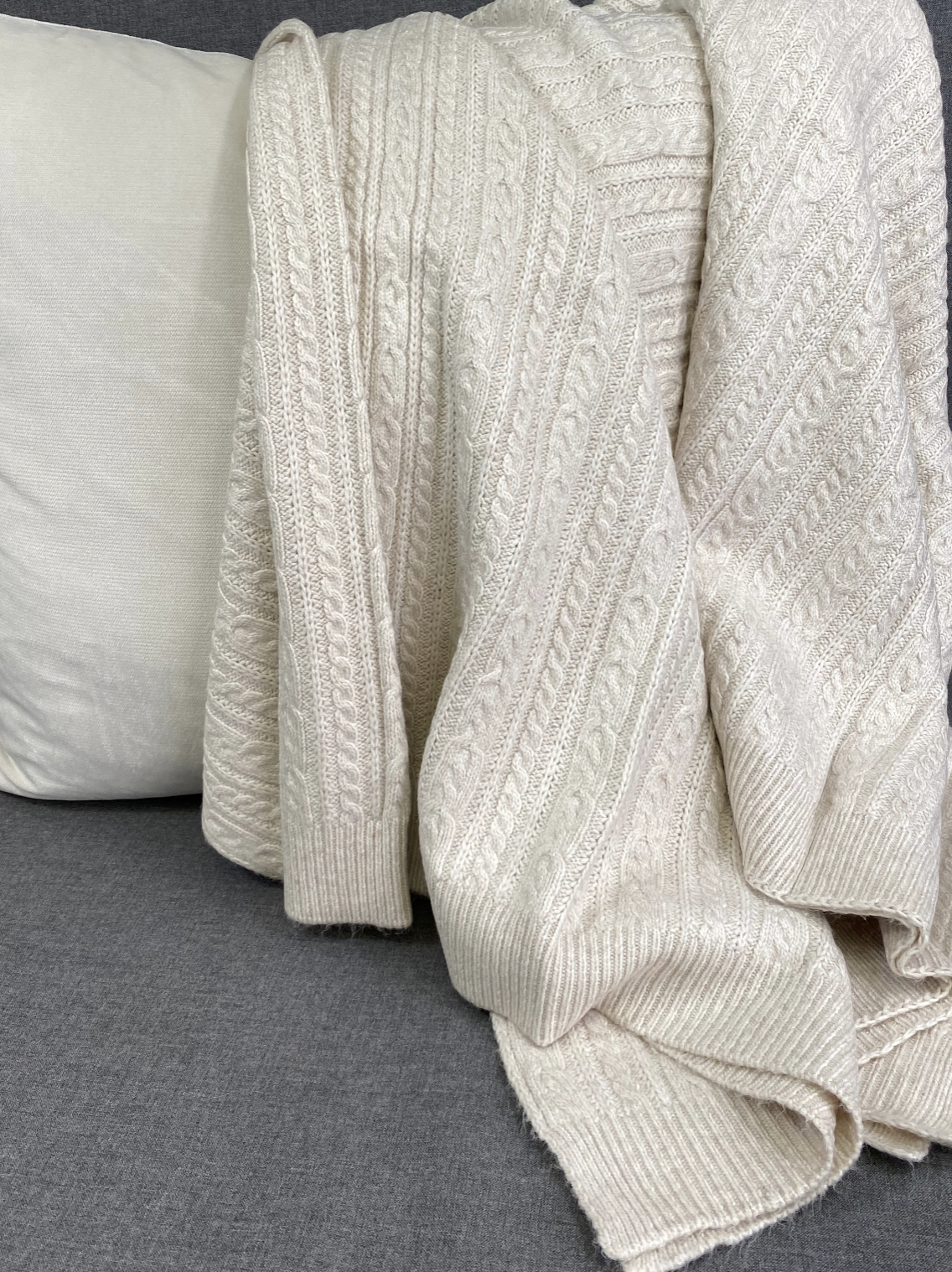 Luxury Knit Throw – 50" × 60" – Spinnaker Mainsail