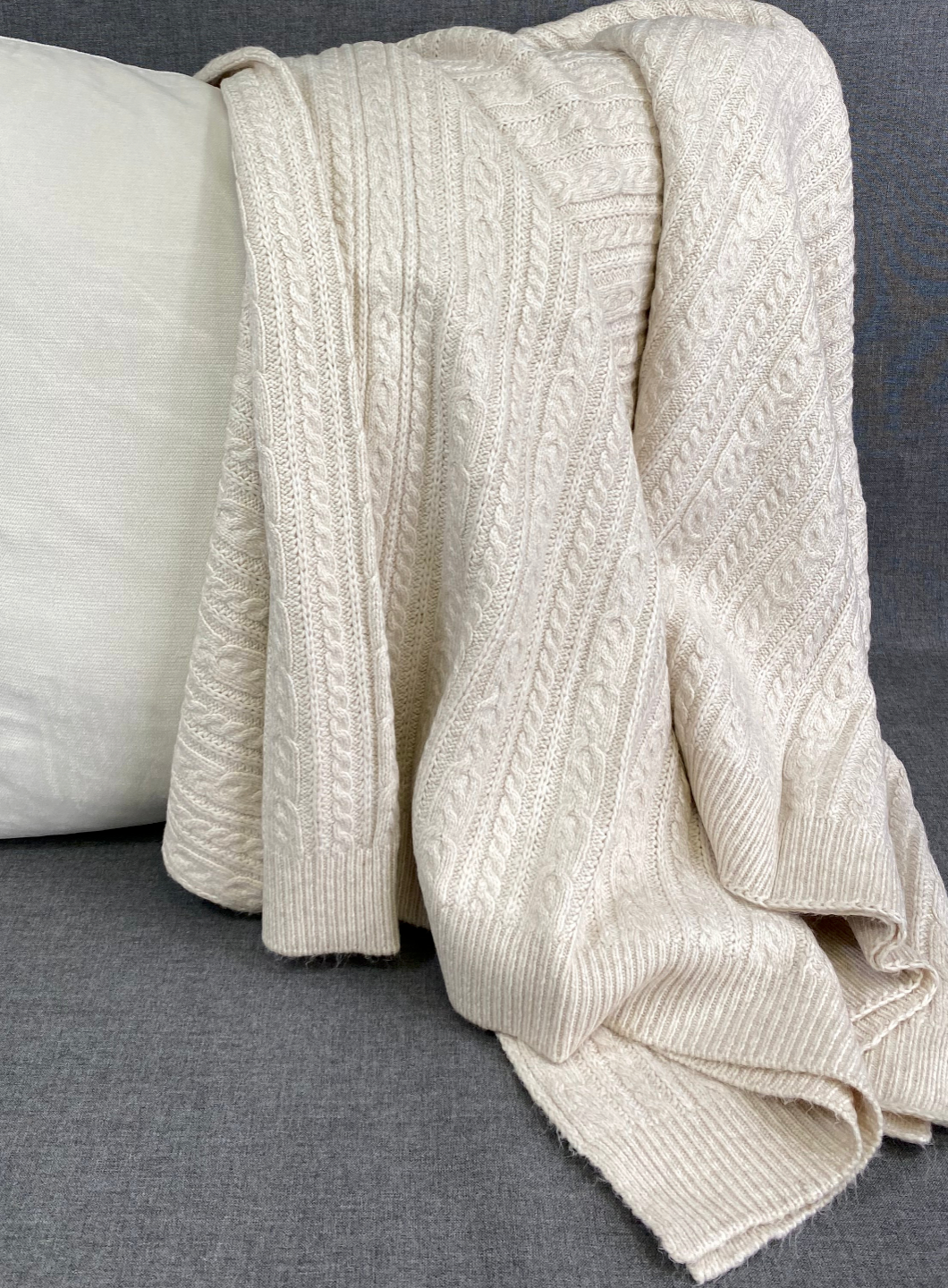 Luxury Knit Throw – 50" × 60" – Spinnaker Mainsail