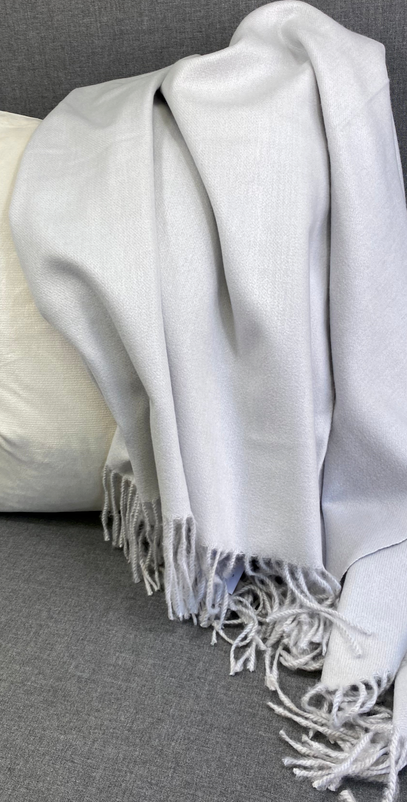Luxury Throw – 68" × 50" – Cashmere Grey Faux