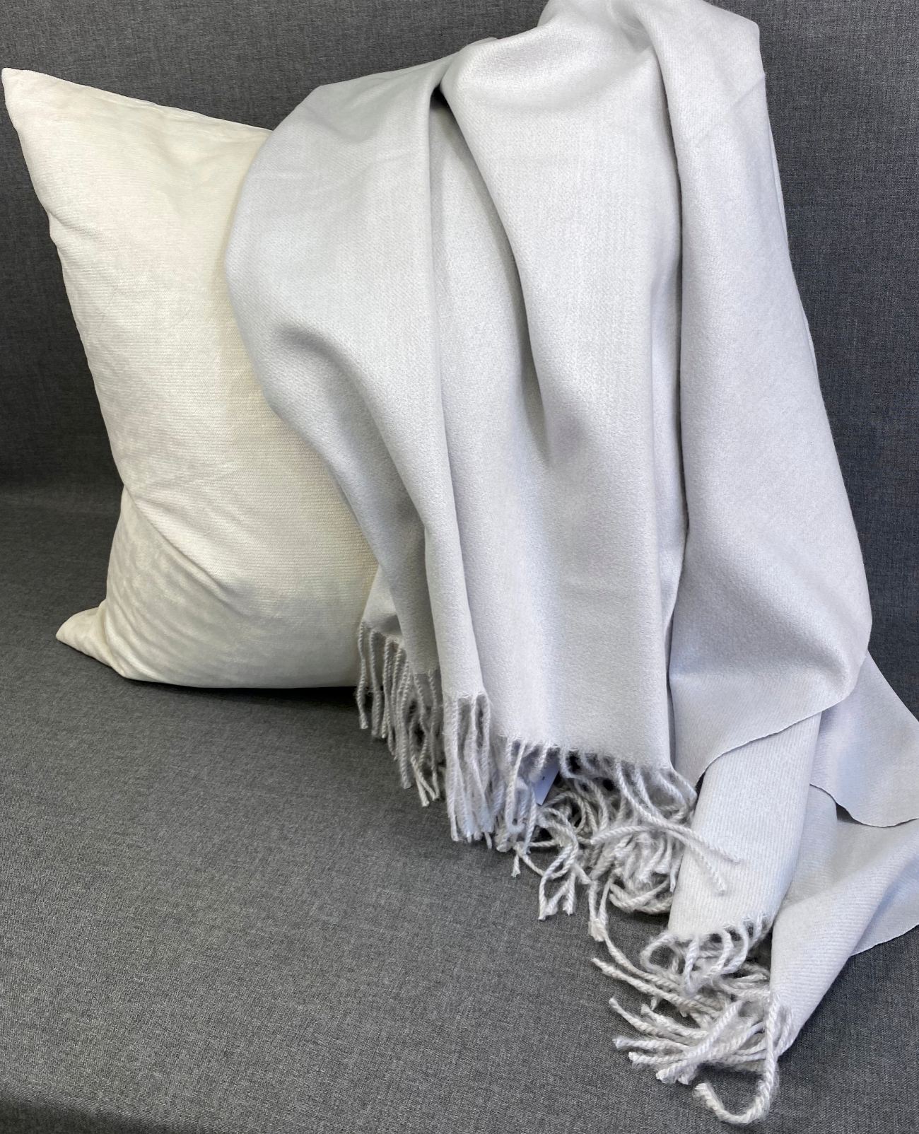 Luxury Throw – 68" × 50" – Cashmere Grey Faux