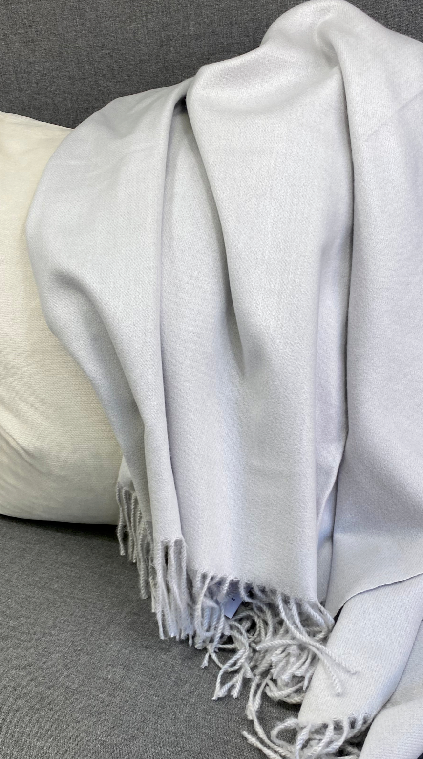 Luxury Throw – 68" × 50" – Cashmere Grey Faux