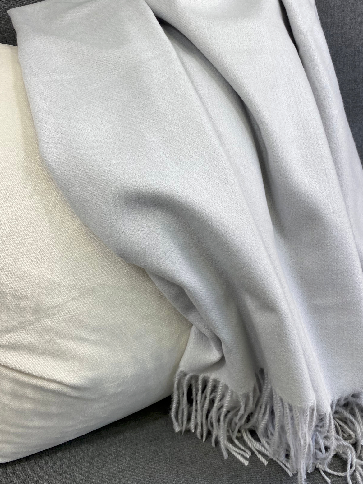 Luxury Throw – 68" × 50" – Cashmere Grey Faux
