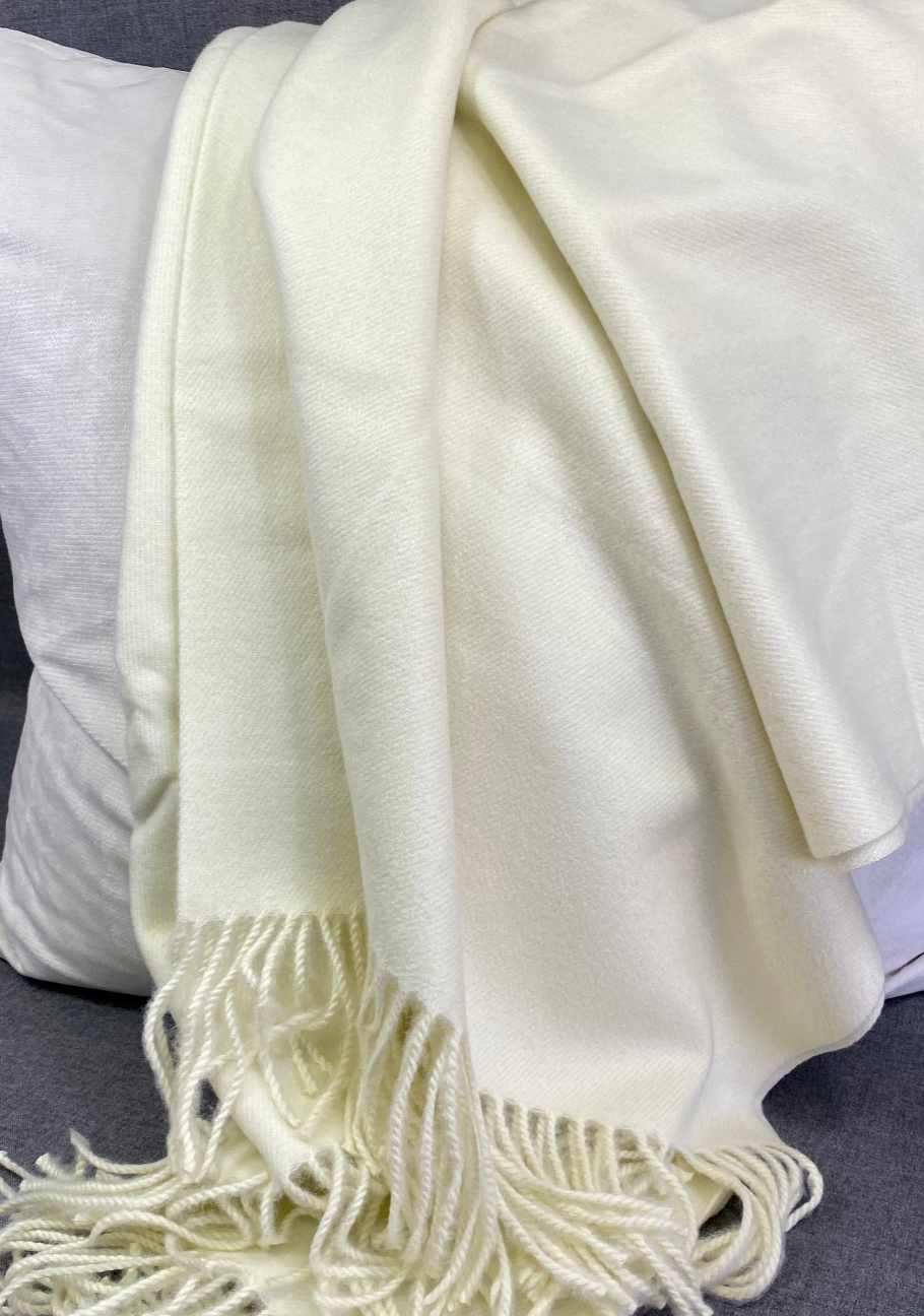 Luxury Throw – 68" × 50" – Cashmere Cream Faux