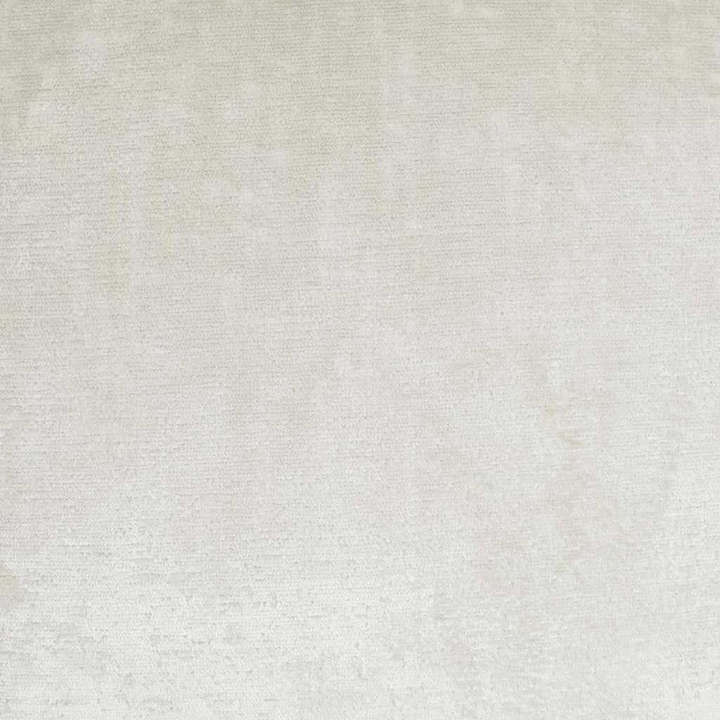 Hamlet Ivory – 24" × 24" Luxury Square Pillow