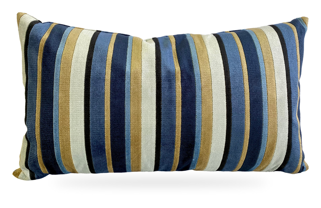 Conan Harbor – 24" × 14" Luxury Lumbar Pillow