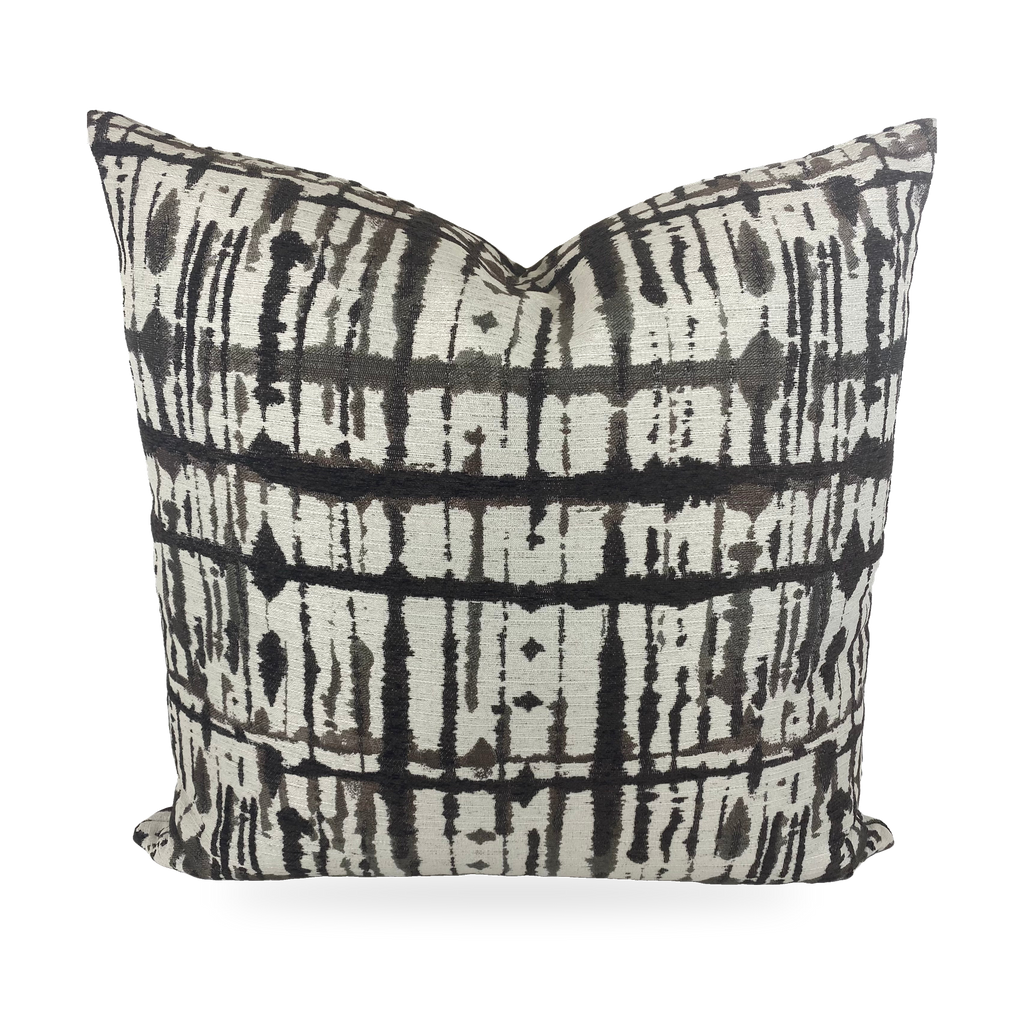 Luxury Pillow – 24" × 24" – Maddox Latte