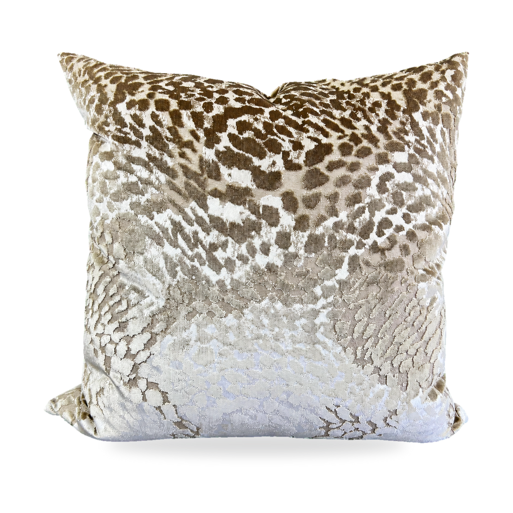 Flirty Gilt – 24" × 24" Luxury Square Pillow