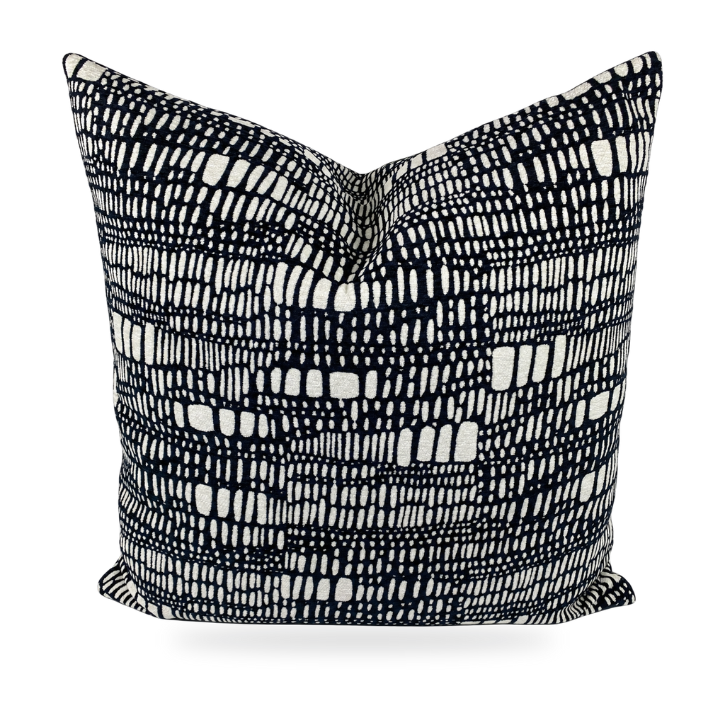 Tesota Domino – 24" × 24" Luxury Square Pillow