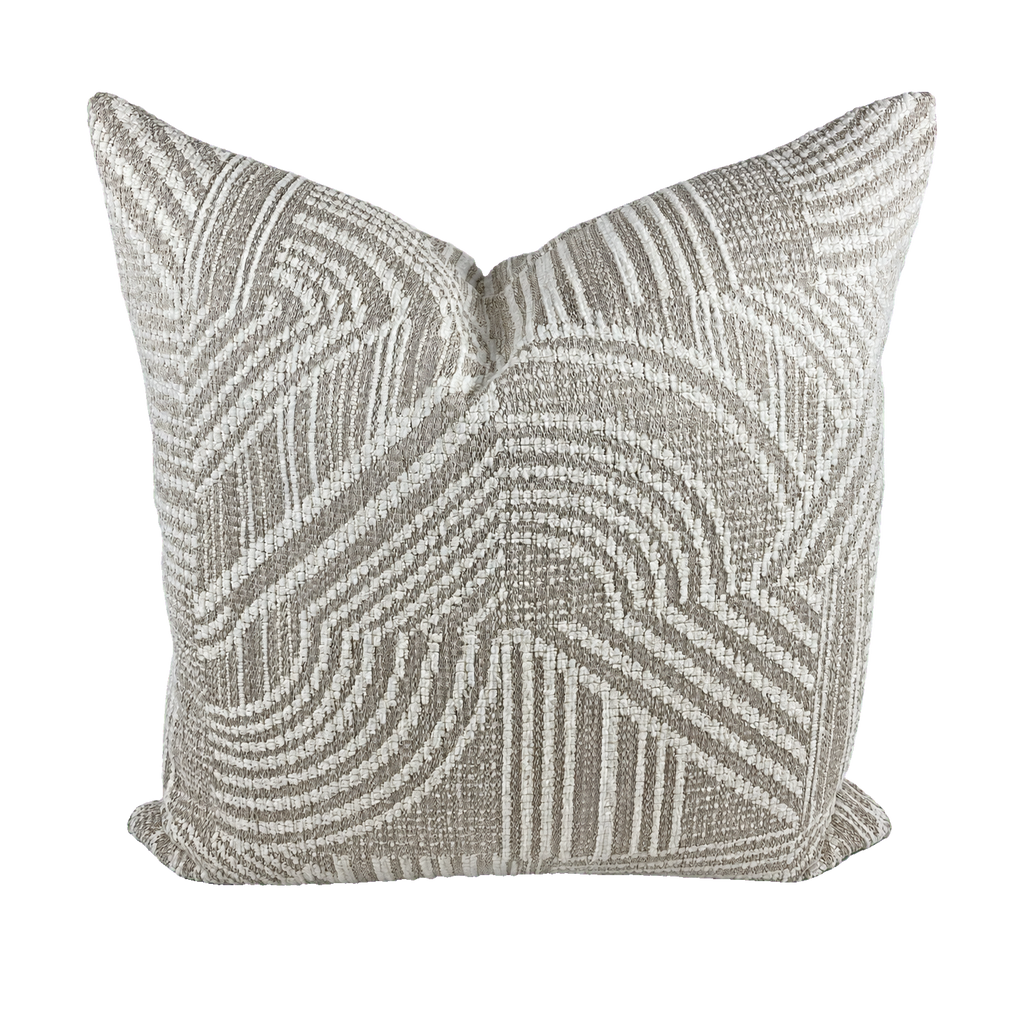 Zaria Ivory – 24" × 24" Luxury Square Pillow