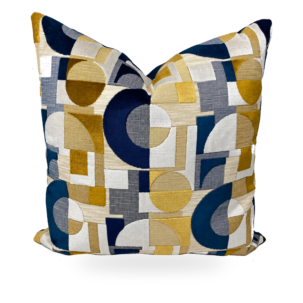 Sandusky – 24" × 24" Luxury Square Pillow