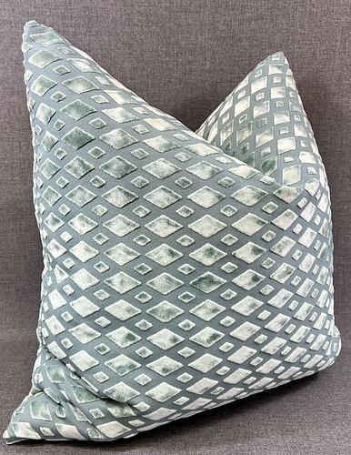 Luxury Pillow – 24" × 24" – Bassey Seafoam
