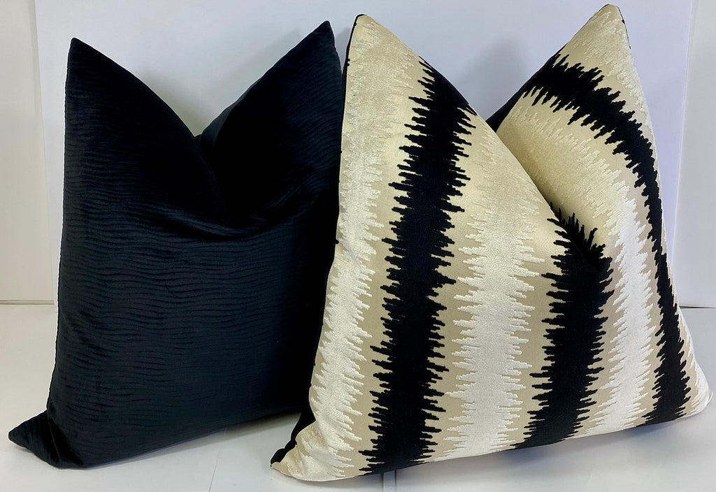 Luxury Pillow – 24" × 24" – Shockwave