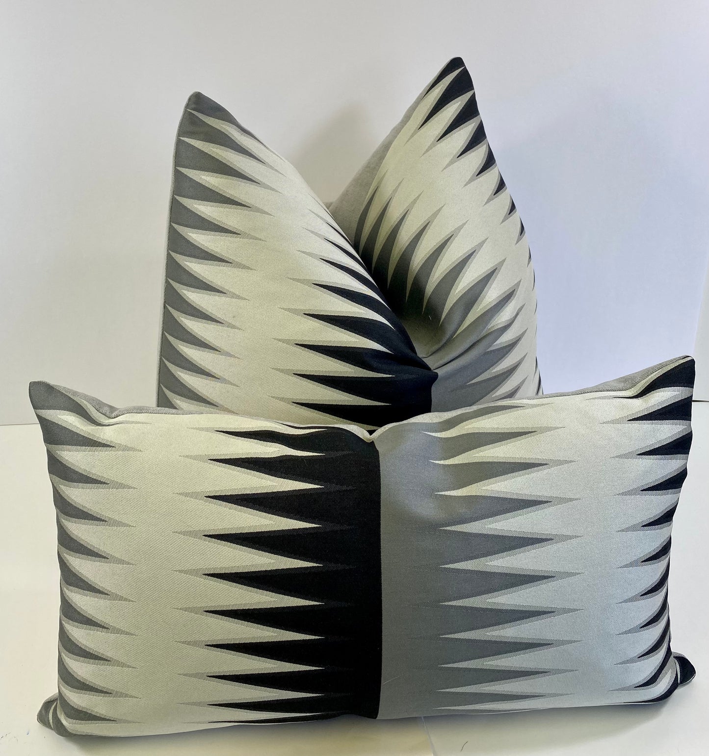 Luxury Pillow - 24" x 24" - Vamanos Ebony