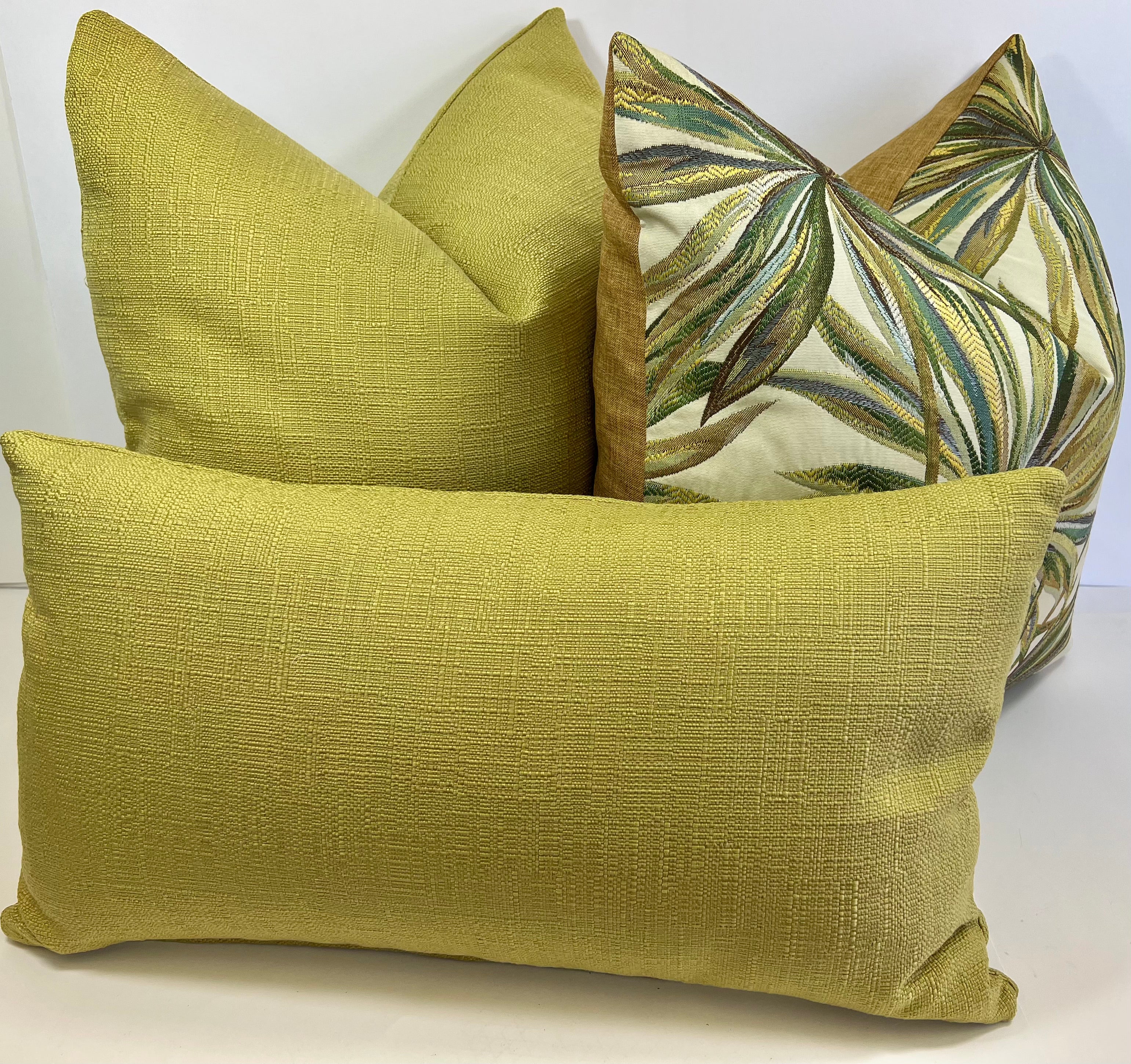 Luxury Pillow – 24" × 24" – Vermont Spring