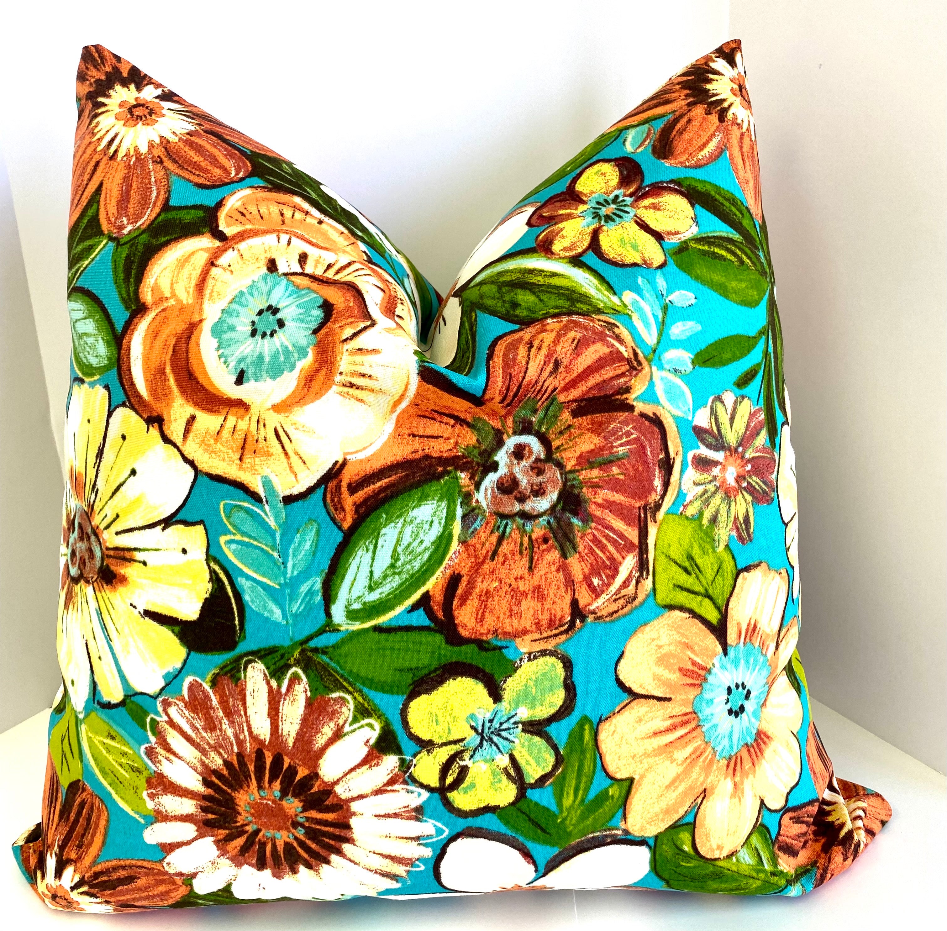 Luxury Outdoor Pillow - 22" x 22" - Saint Kitts - Tropical