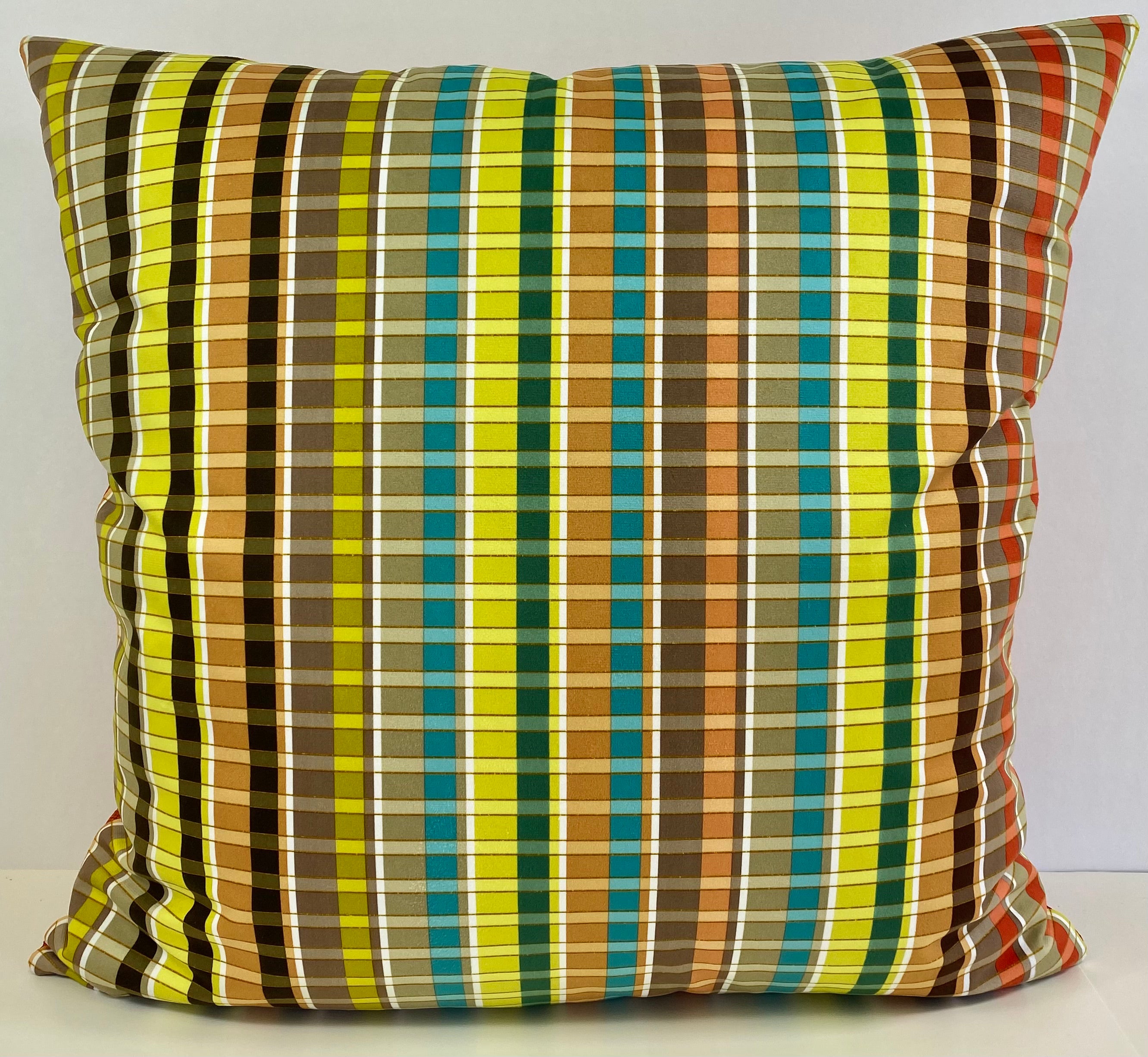 Luxury Pillow - 24" x 24" - Pantone 1