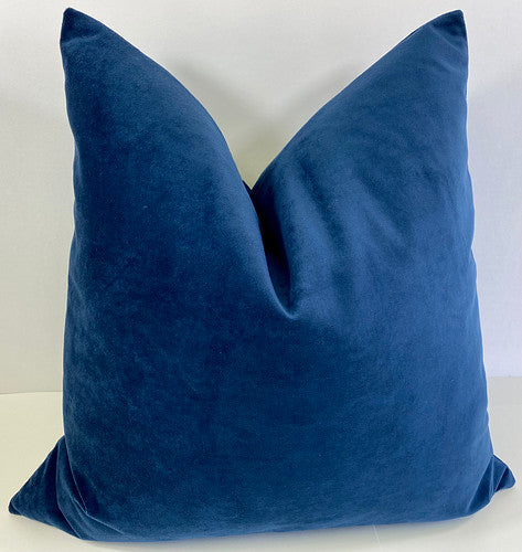 Belvedere Midnight – 24" x 24" Luxury Square Pillow